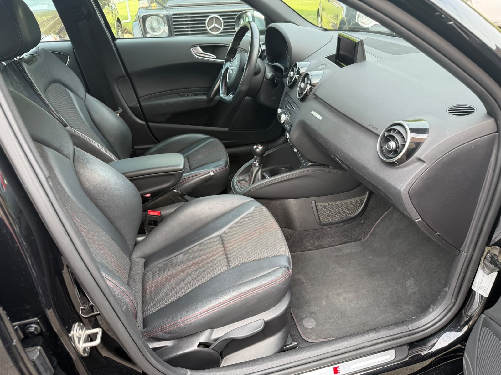 AUDI S1 Sportback 2.0 TFSI quattro-image-15