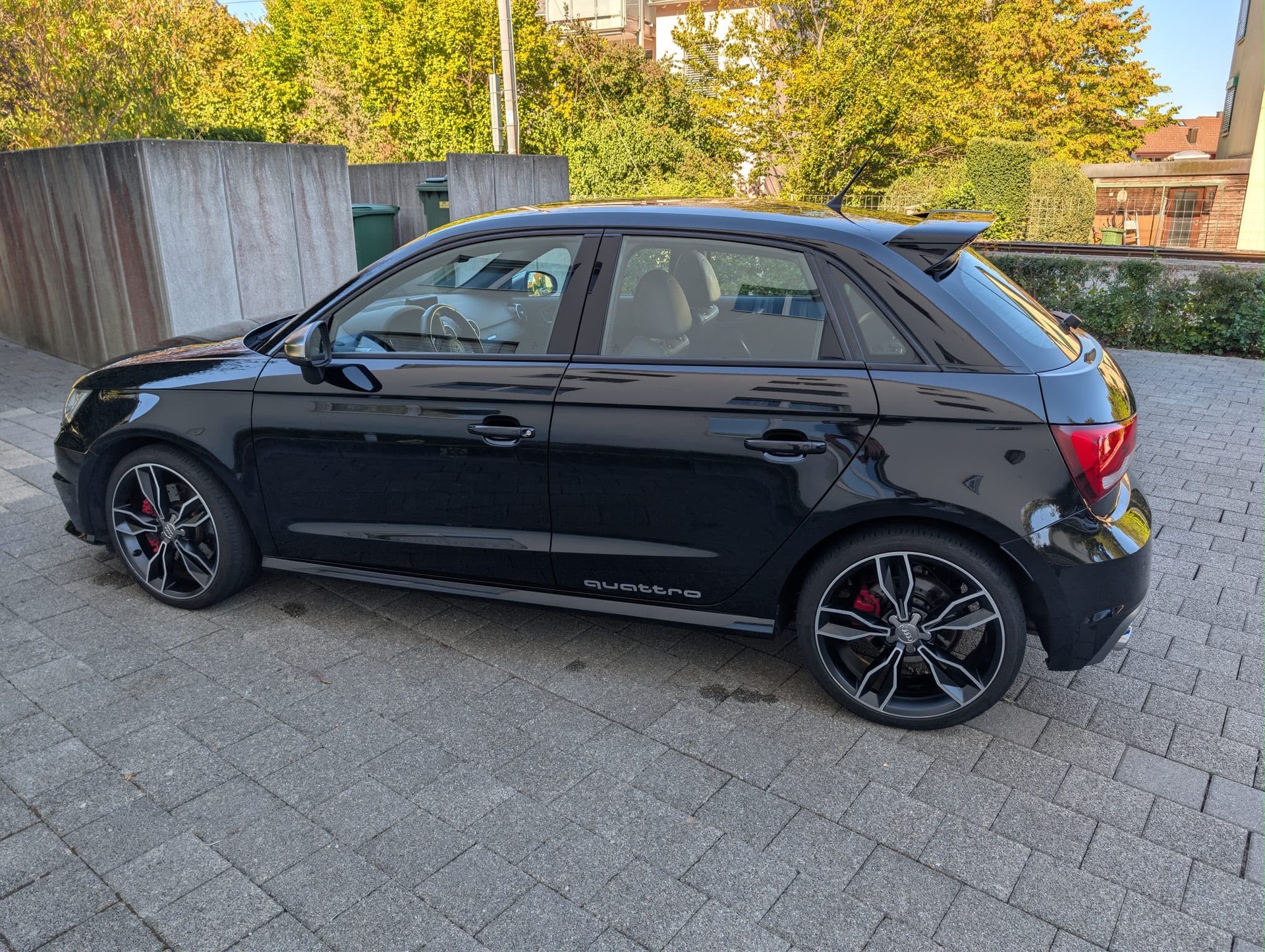 AUDI S1 Sportback 2.0 TFSI quattro-image-4
