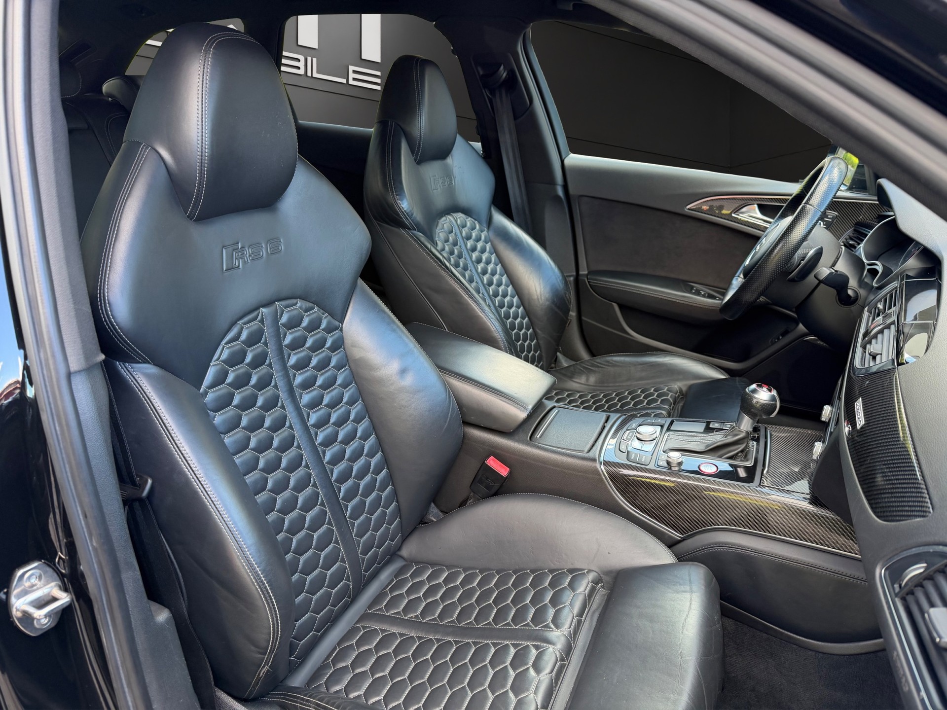 AUDI RS6 Avant 4.0 TFSI V8 performance quattro-image-16