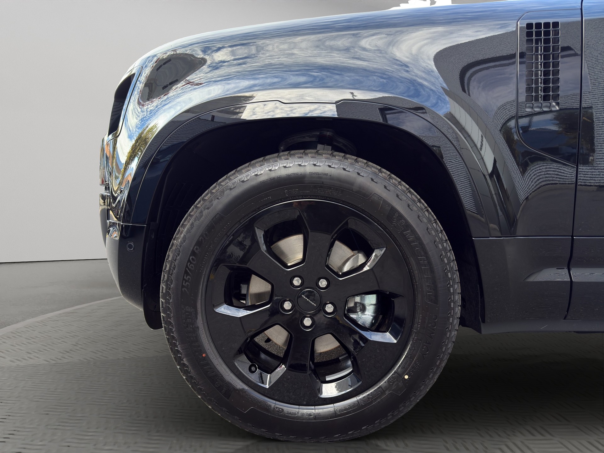 LAND ROVER Defender 90 3.0 D I6 250 X-Dynamic SE-image-18