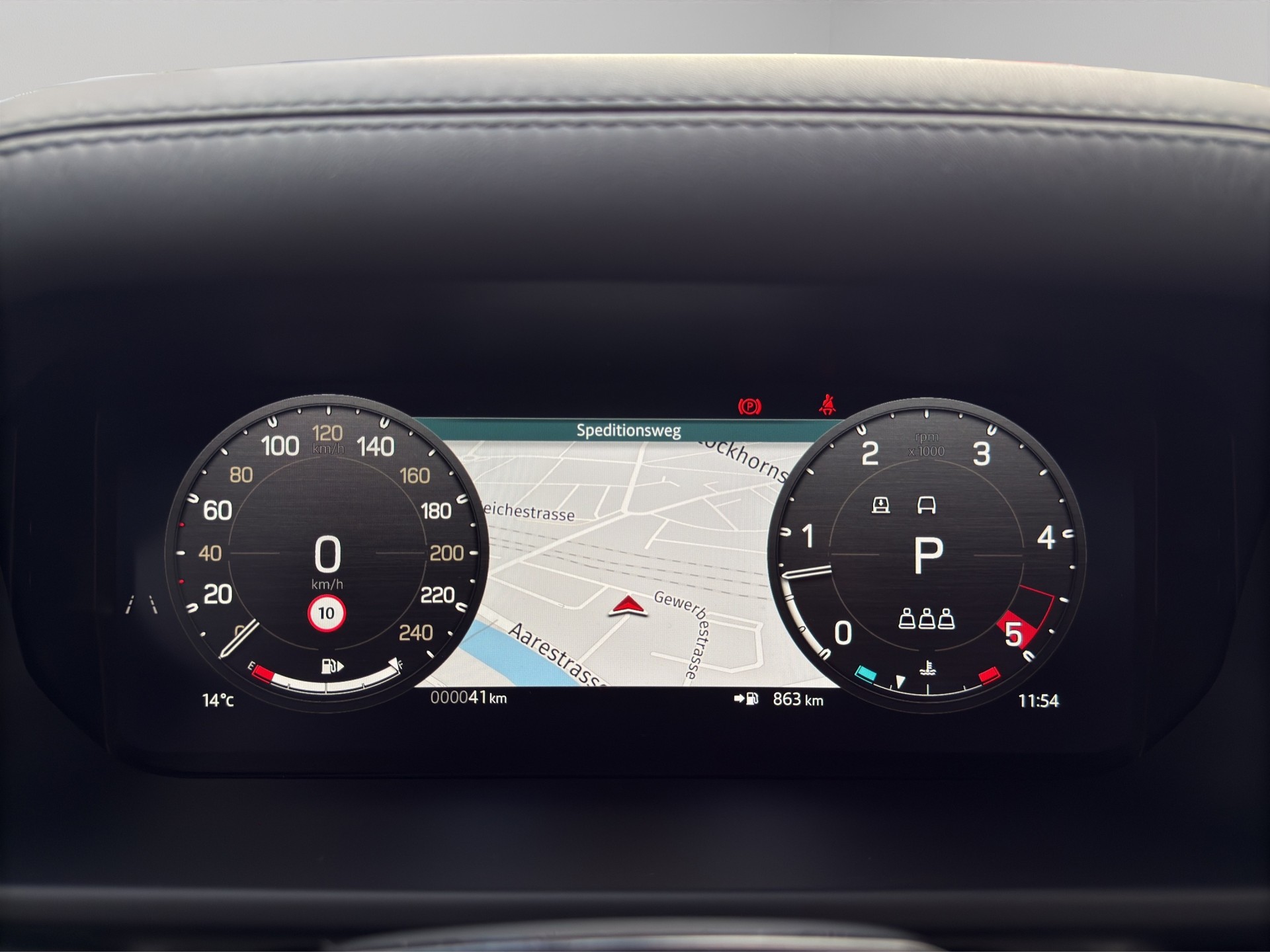LAND ROVER Defender 90 3.0 D I6 250 X-Dynamic SE-image-8