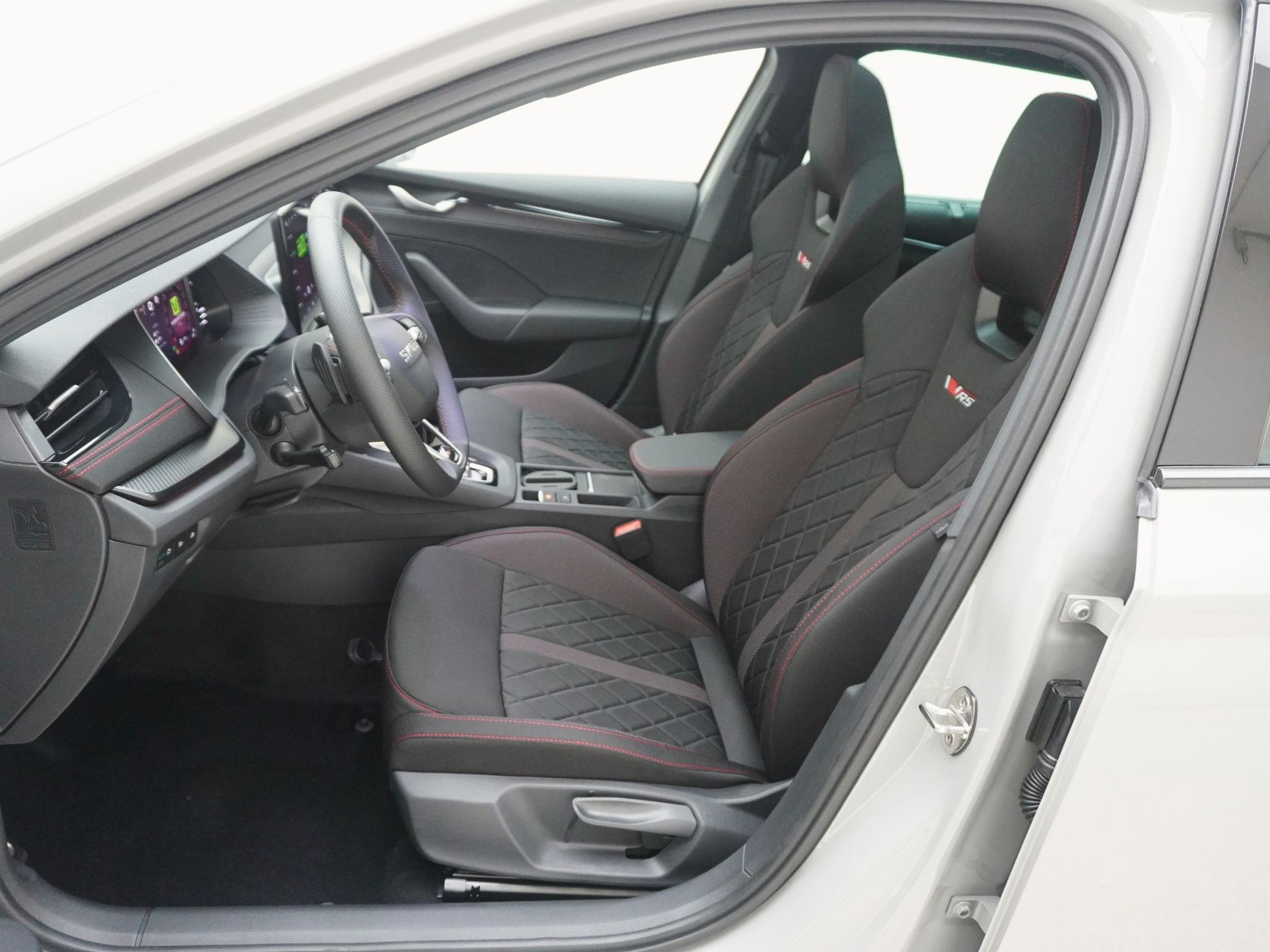 SKODA Octavia 2.0 TSI RS DSG-image-12