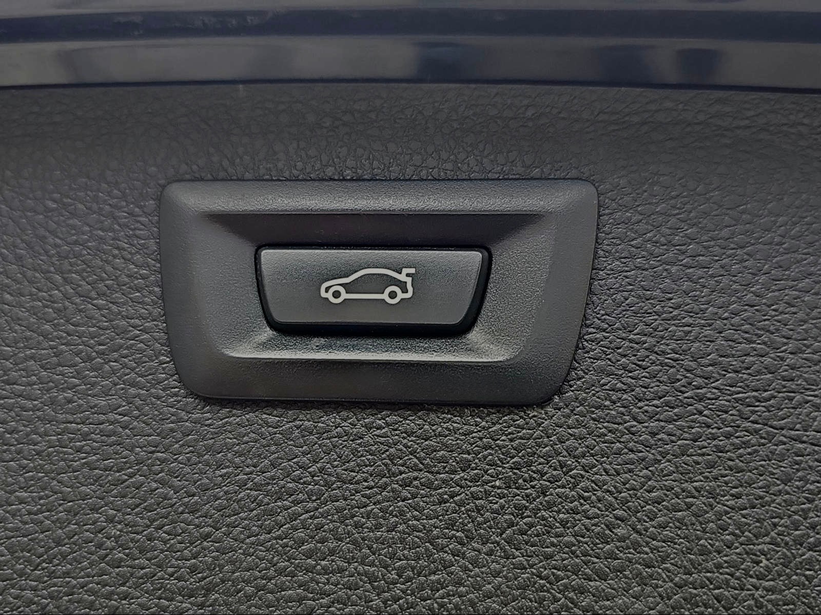 BMW 328i xDrive Touring Steptronic-image-14
