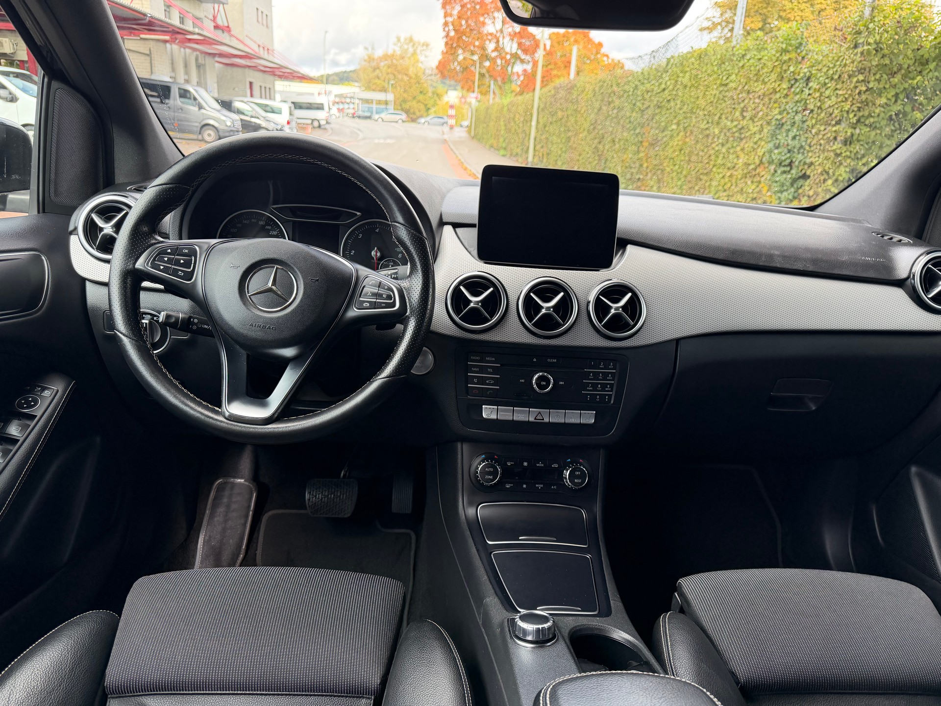 MERCEDES-BENZ B 220 CDI Style 4Matic 7G-DCT-image-14