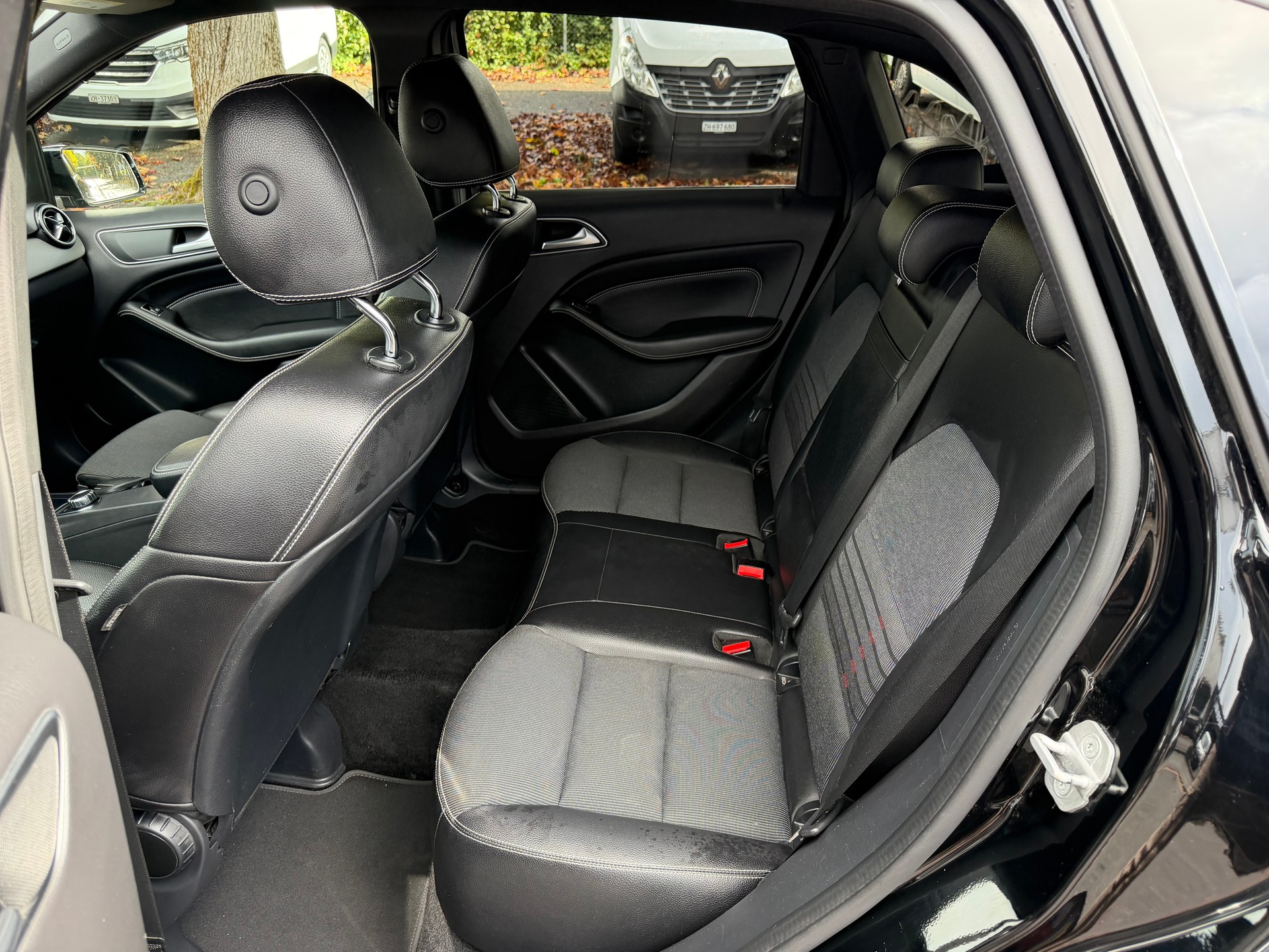 MERCEDES-BENZ B 220 CDI Style 4Matic 7G-DCT-image-13