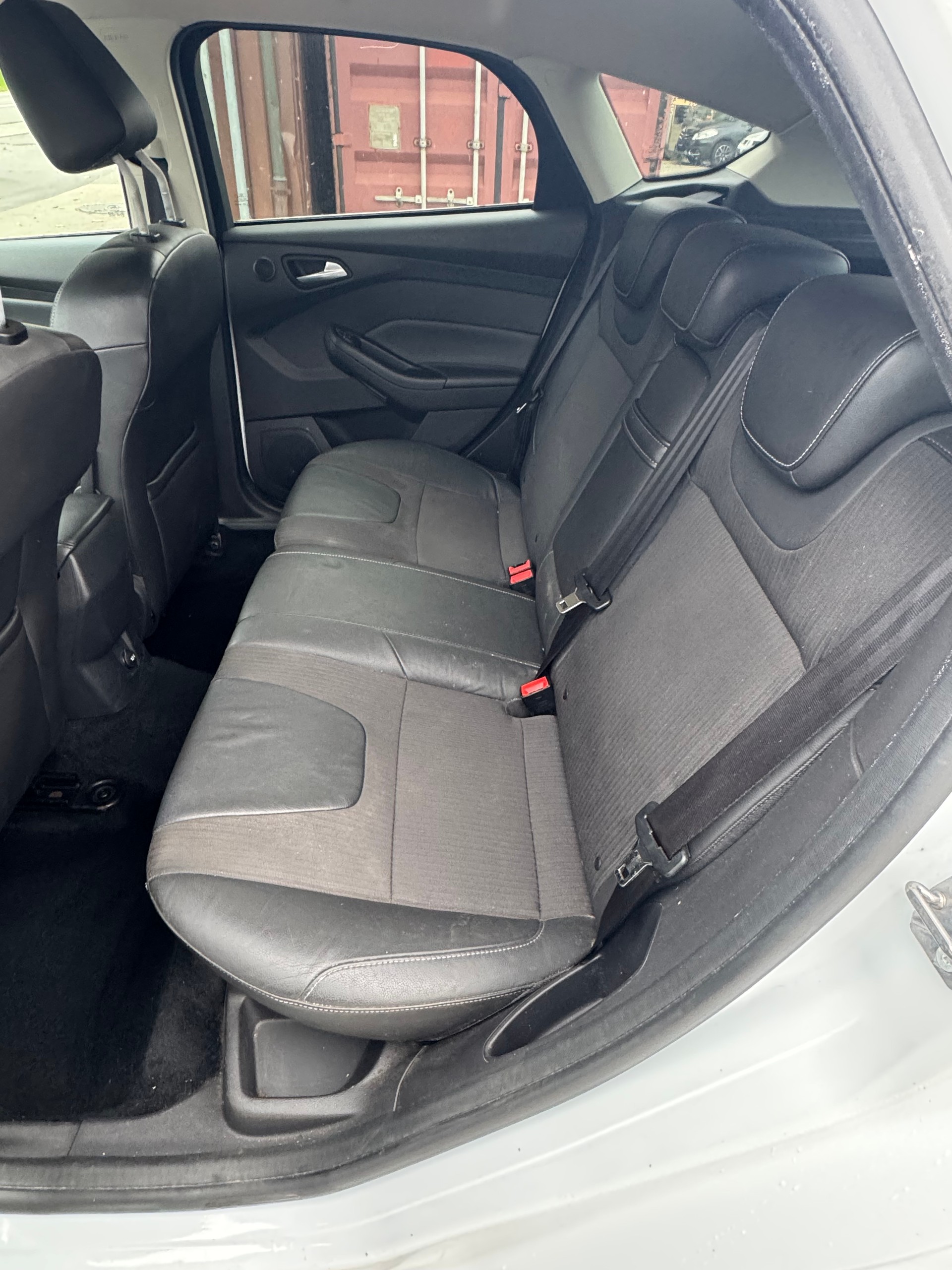 FORD Focus 1.6 SCTi Titanium-image-6