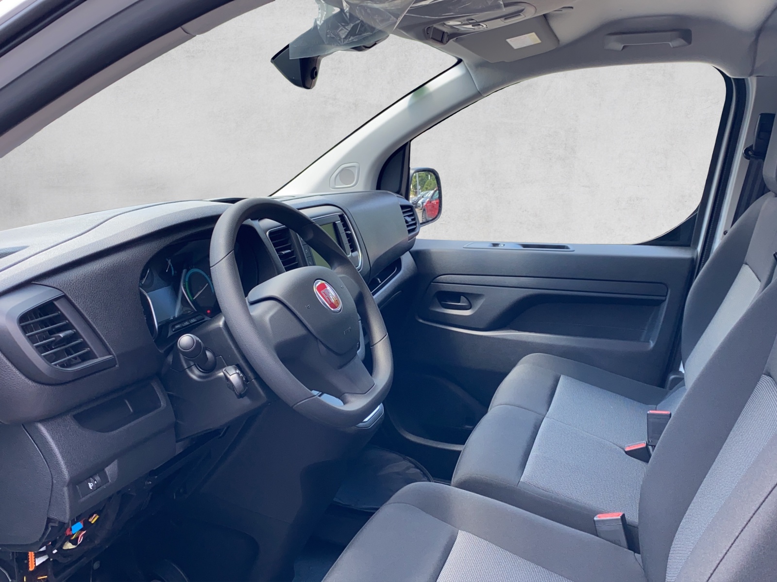 FIAT Scudo E-Scudo fourg. L2 75 kWh Swiss Worker-image-6