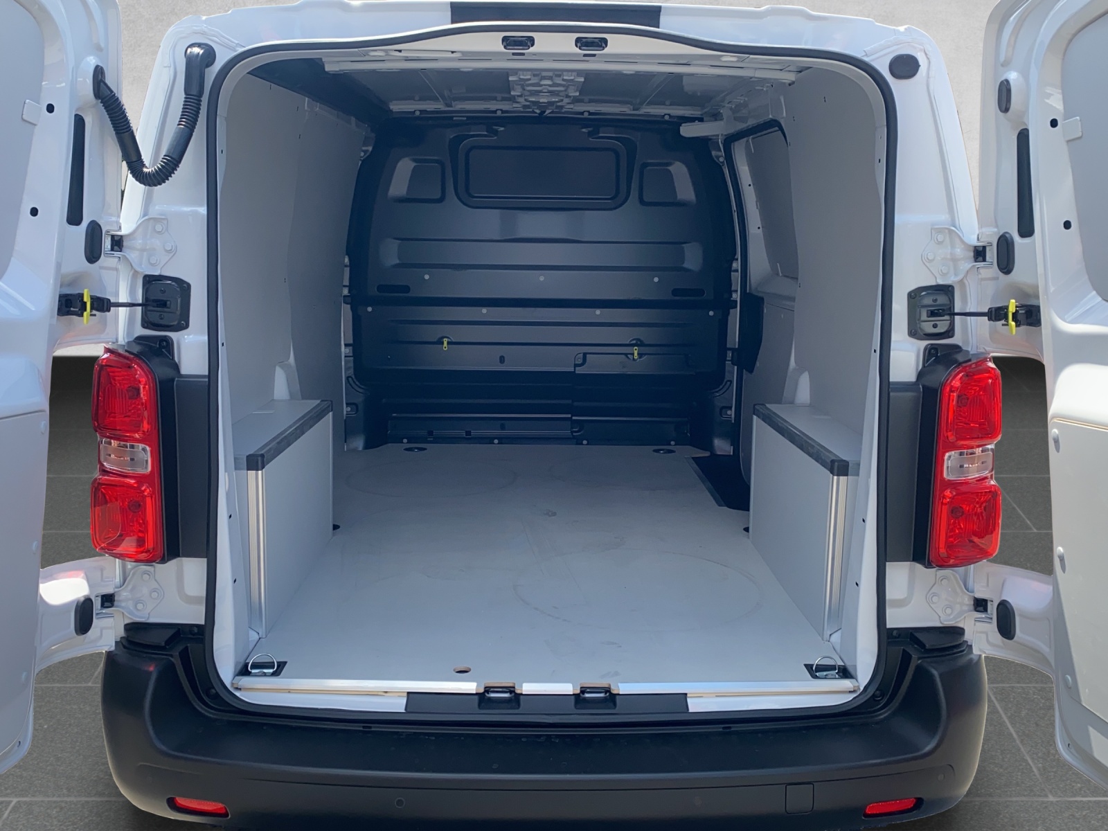 FIAT Scudo E-Scudo fourg. L2 75 kWh Swiss Worker-image-8