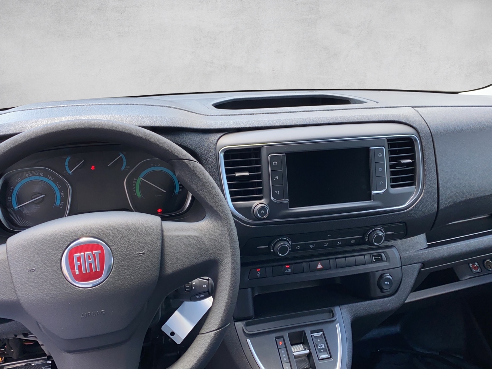FIAT Scudo E-Scudo fourg. L2 75 kWh Swiss Worker-image-7