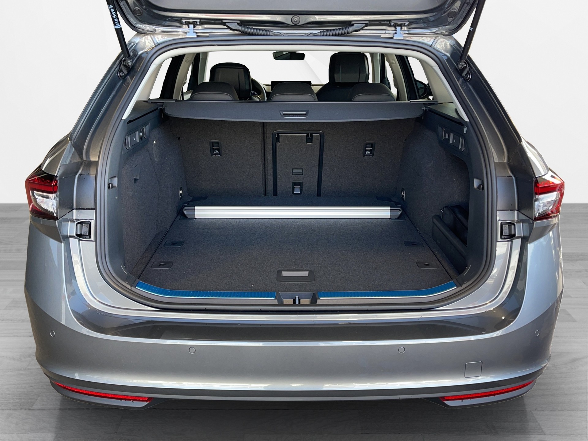 SKODA Superb Combi 2.0 TDi Selection 4x4 DSG-image-9