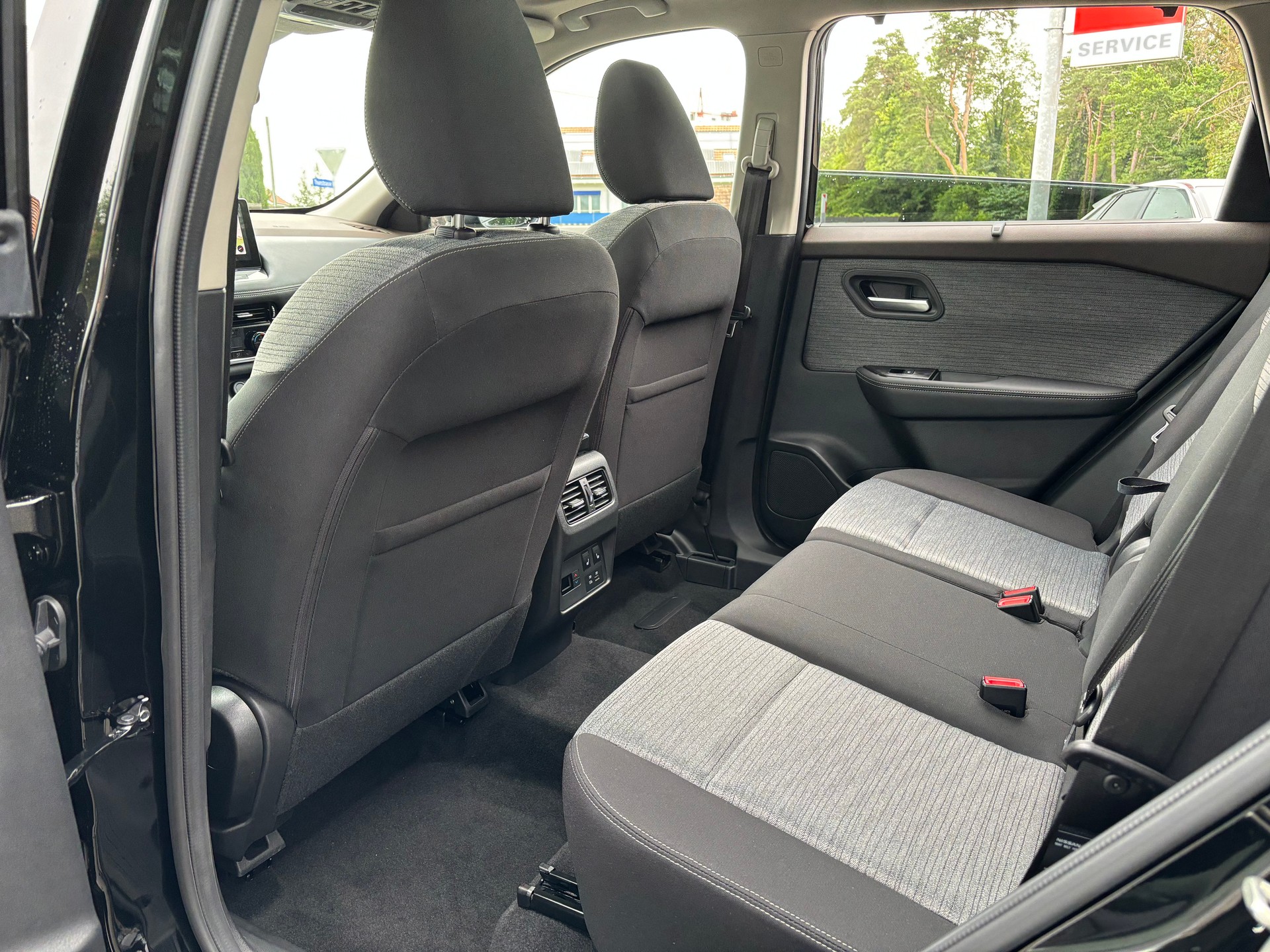 NISSAN X-Trail 1.5 e-Power N-Connecta Sunroof-image-8