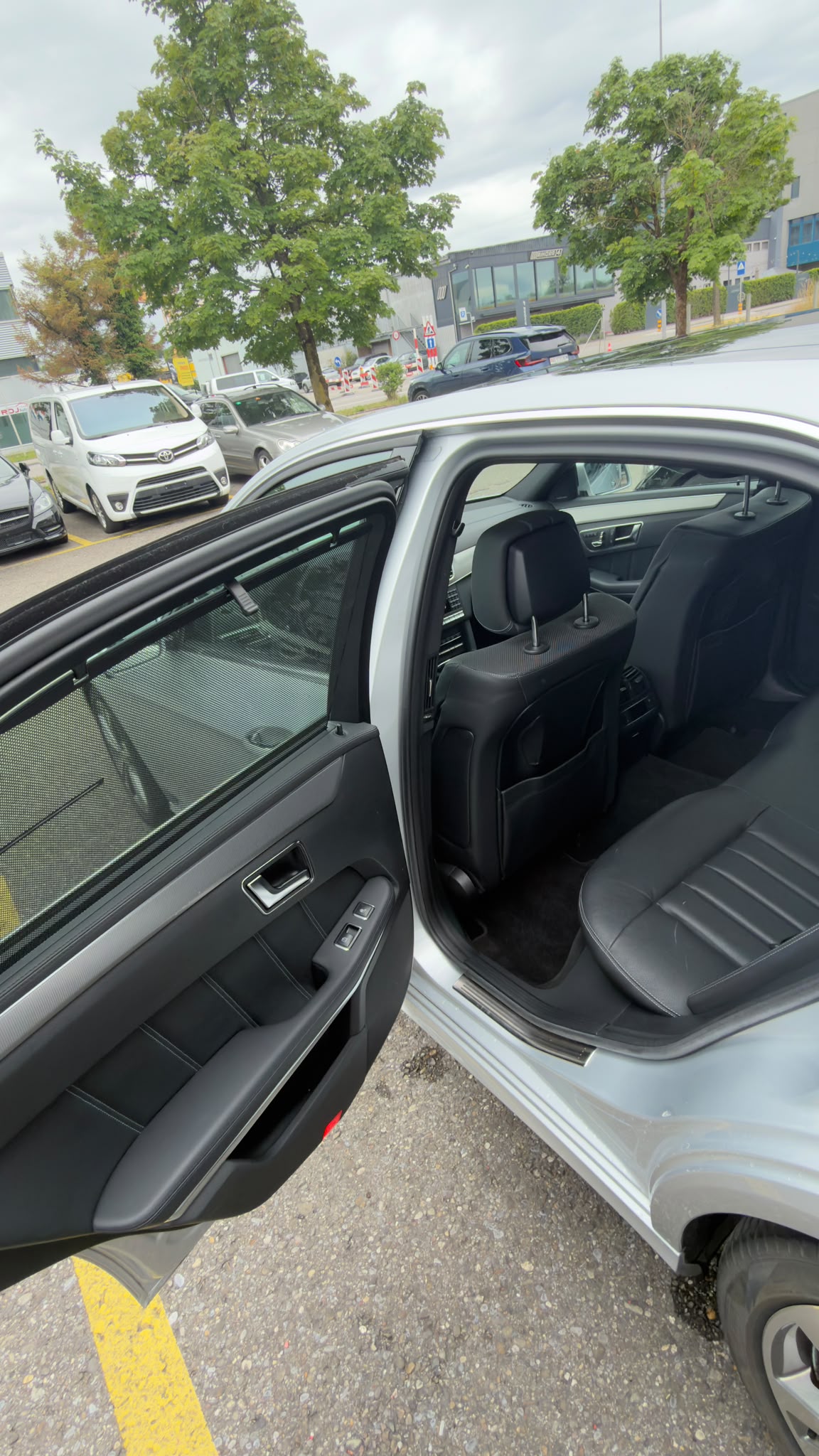 MERCEDES-BENZ E 500 4Matic 7G-Tronic-image-12