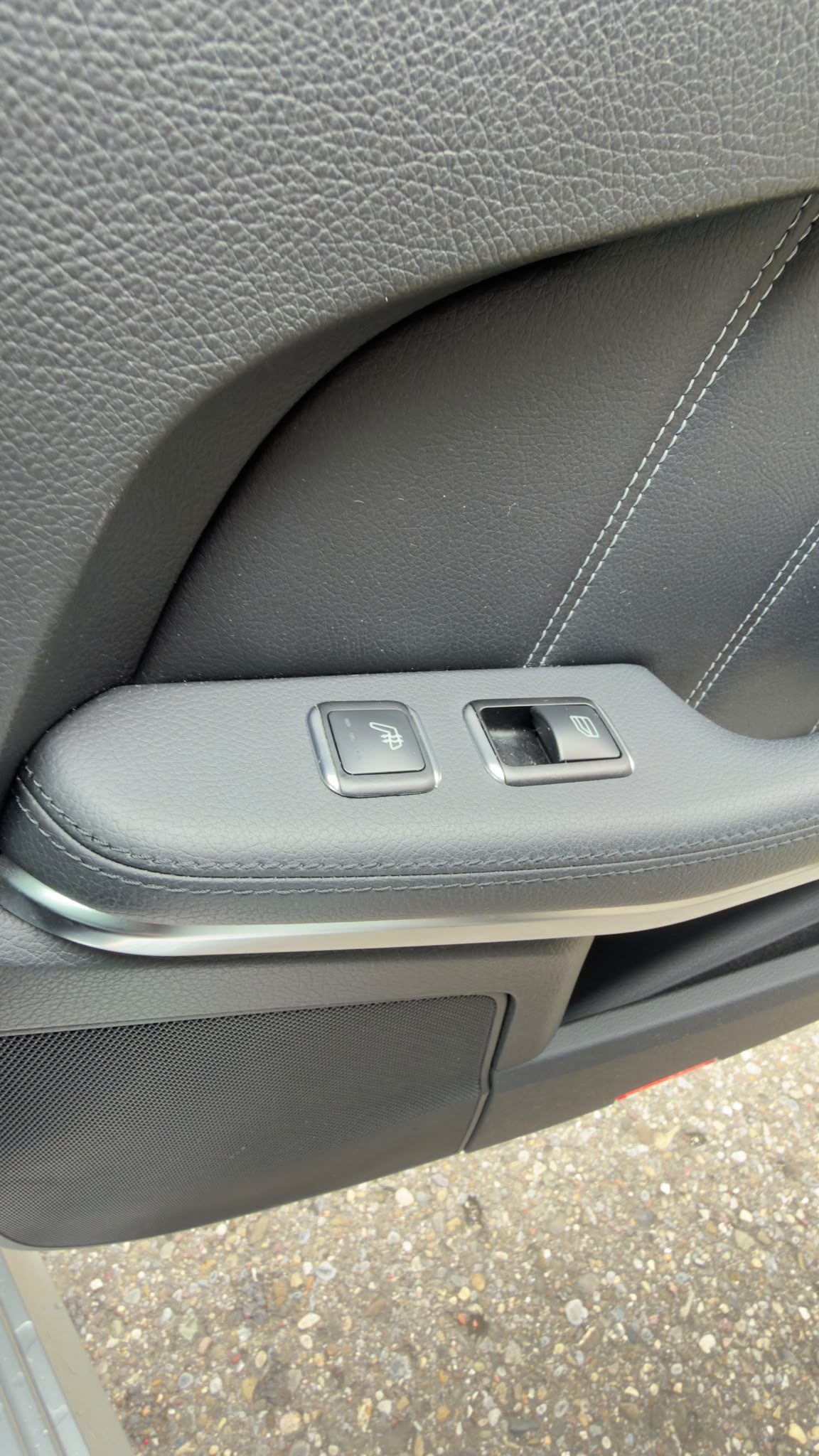 MERCEDES-BENZ E 500 4Matic 7G-Tronic-image-8