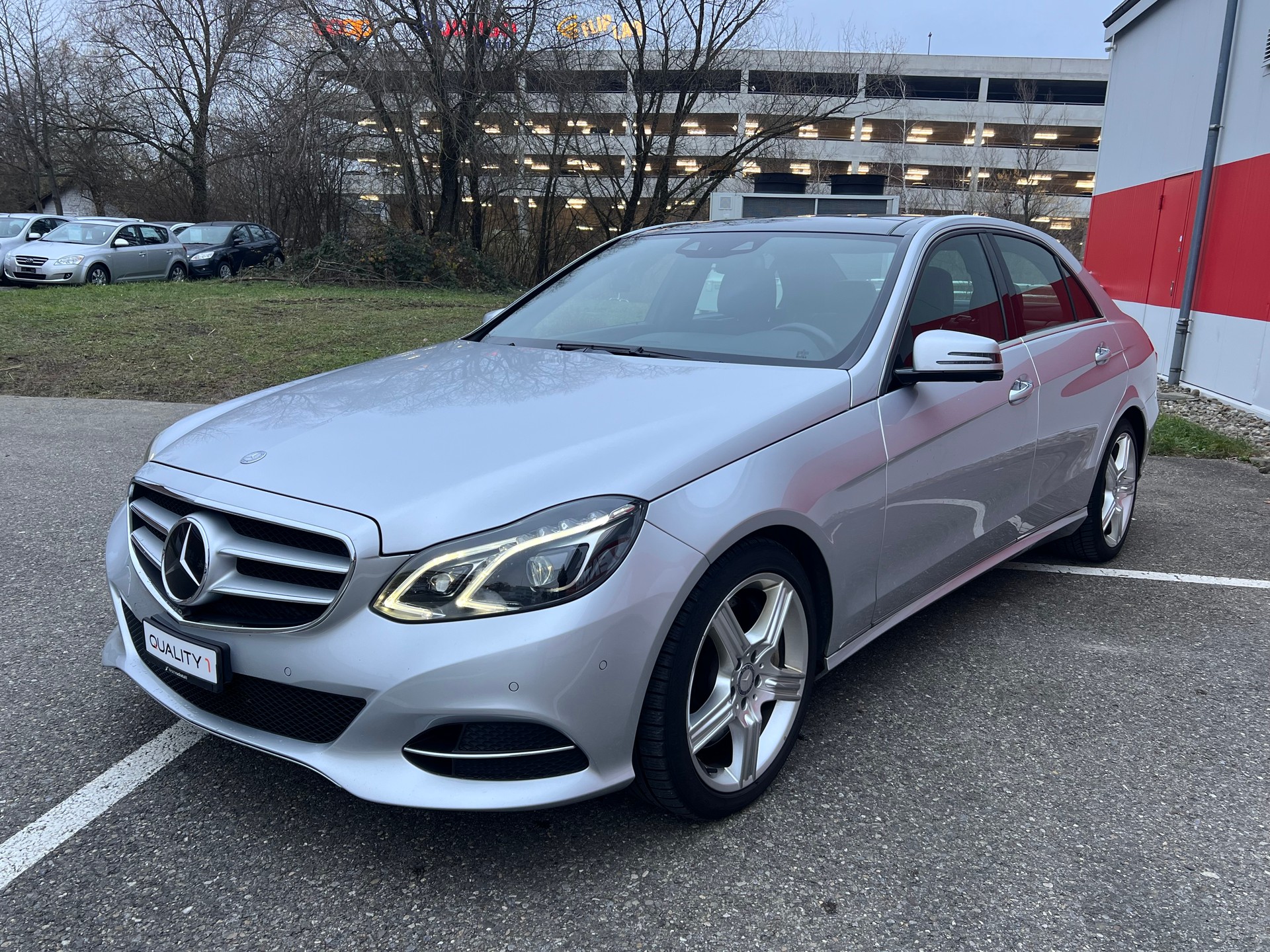 MERCEDES-BENZ E 500 4Matic 7G-Tronic-image-3