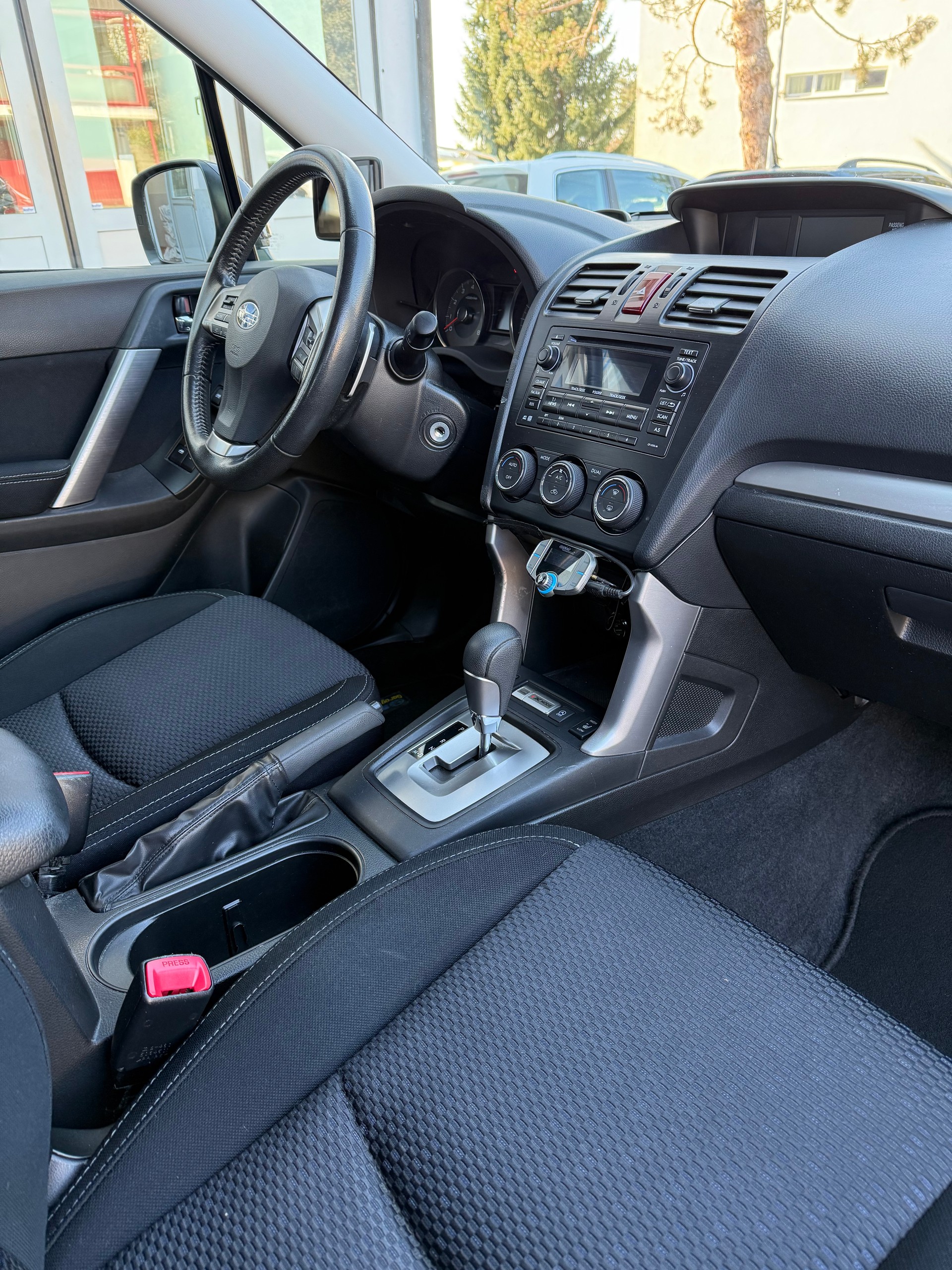 SUBARU Forester 2.0i Swiss Lineartronic-image-5