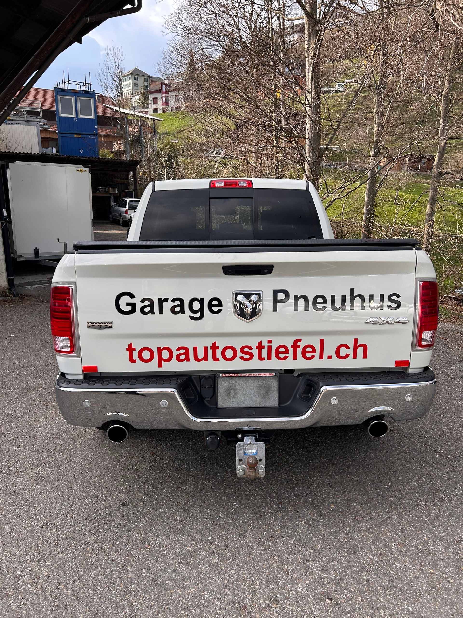 DODGE Laramie-image-3
