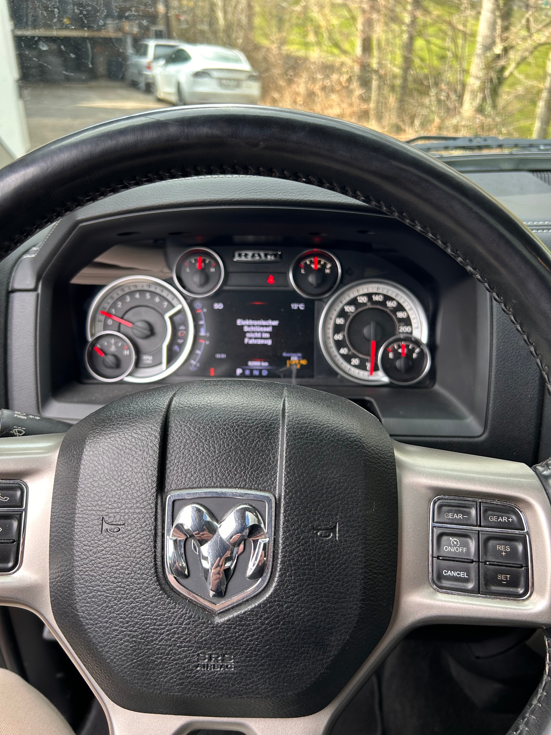 DODGE Laramie-image-12