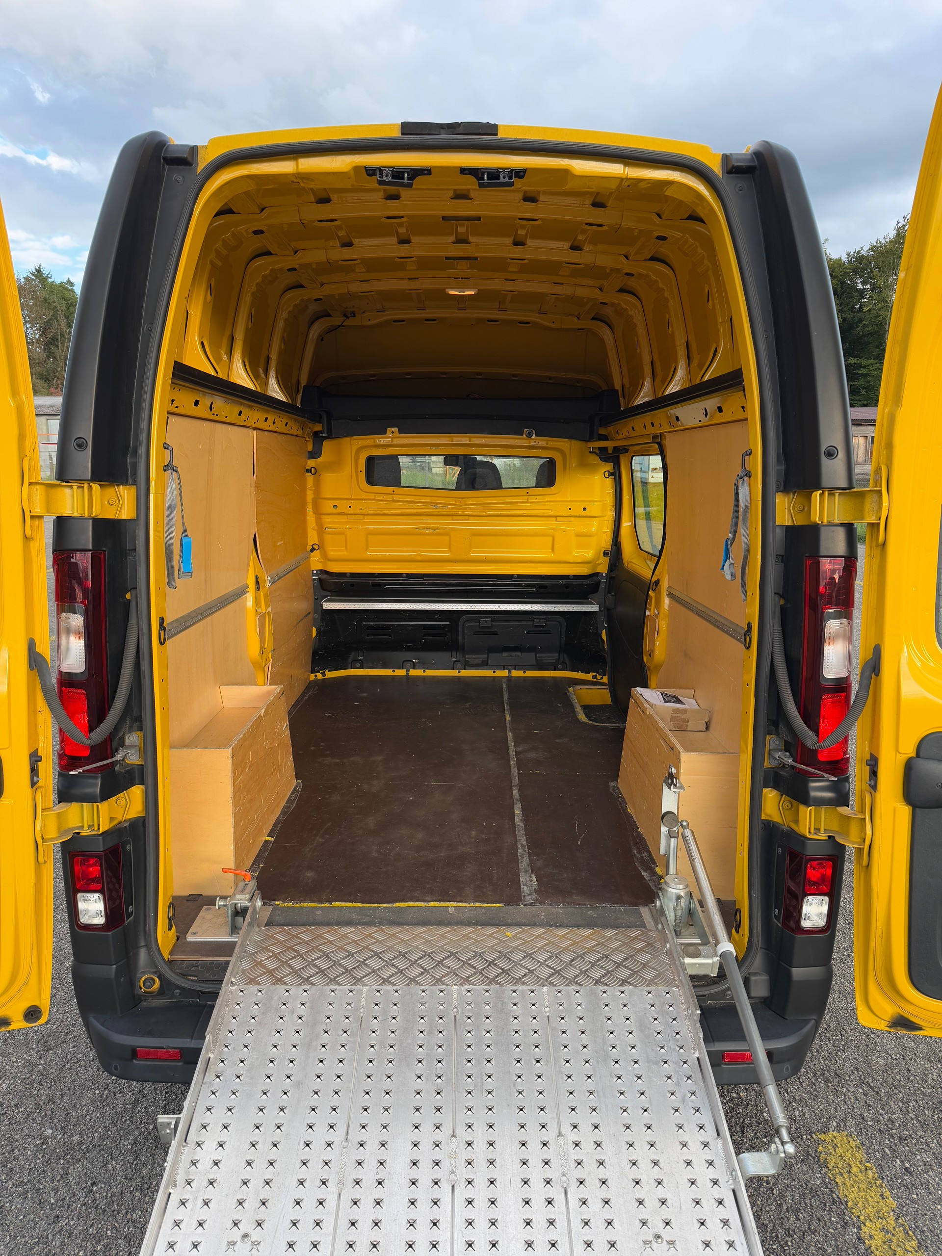 RENAULT Trafic 1.6 ENERGY TwinT. dCi145 2.9t Business L2H2-image-6