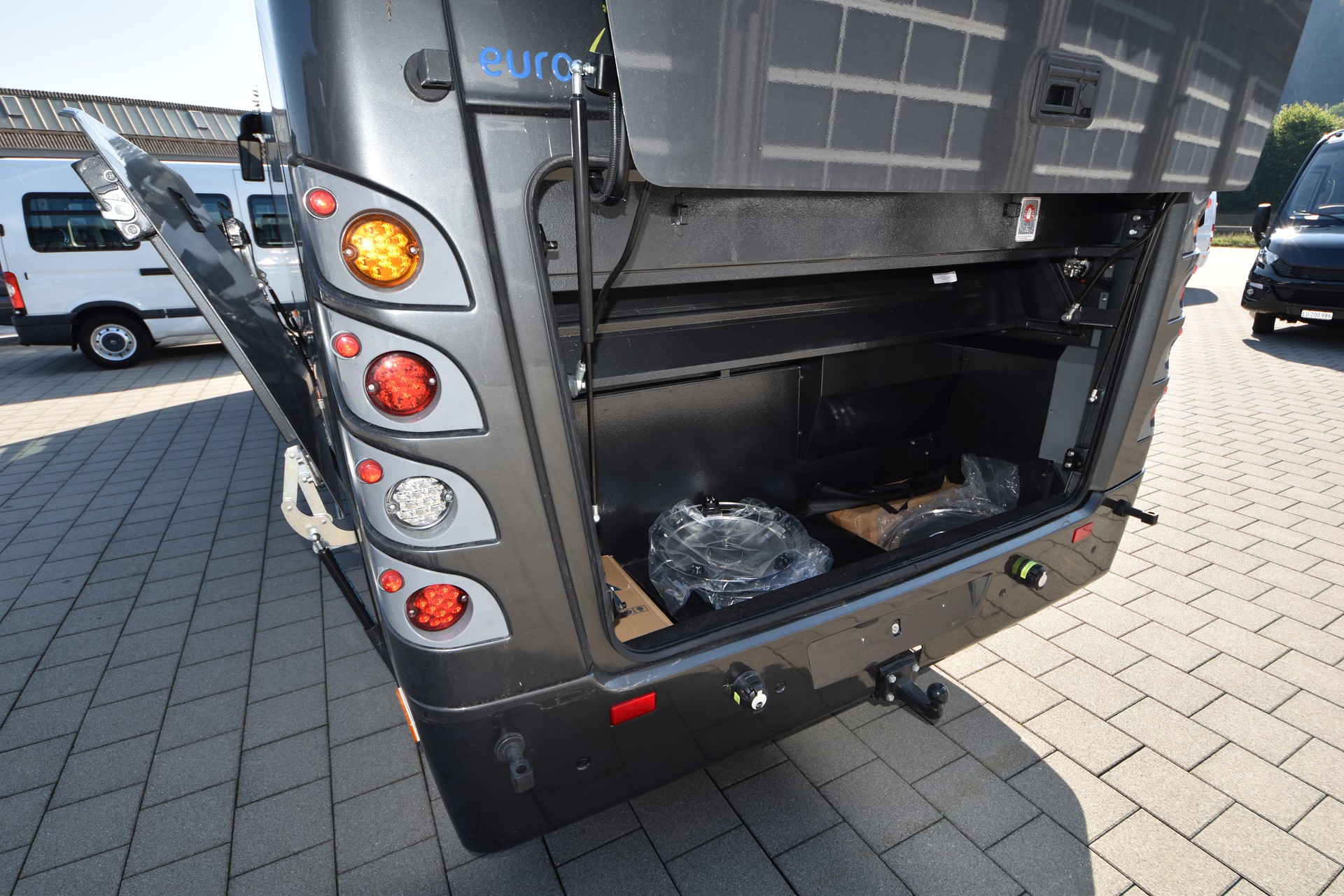 ISUZU Turquoise 770-image-3