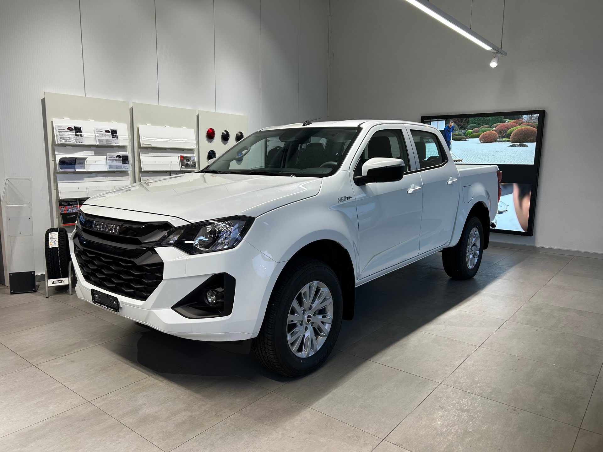 ISUZU D-MAX 1.9 CrewCab N60BB+ 4x4-image-0