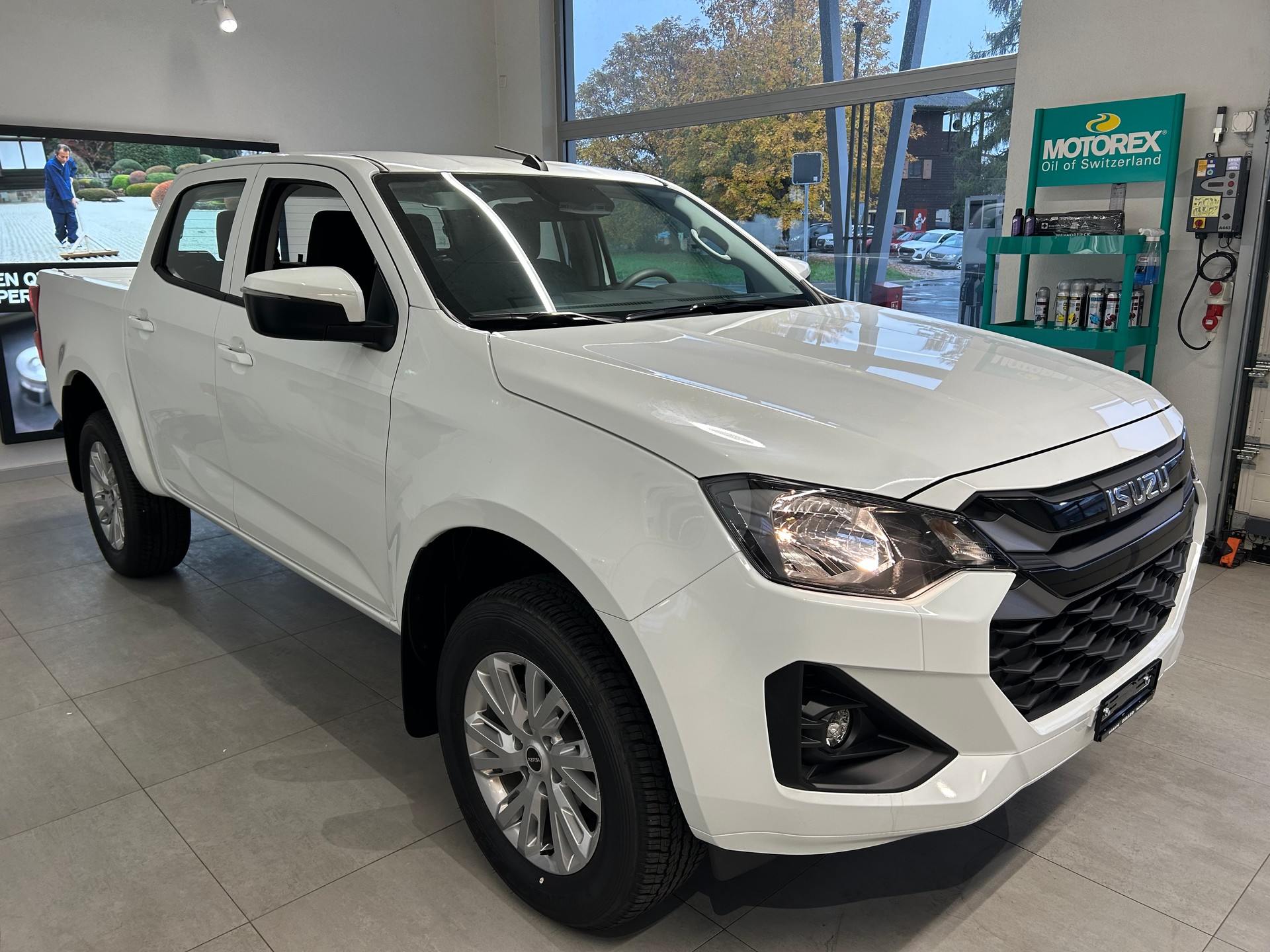 ISUZU D-MAX 1.9 CrewCab N60BB+ 4x4-image-1