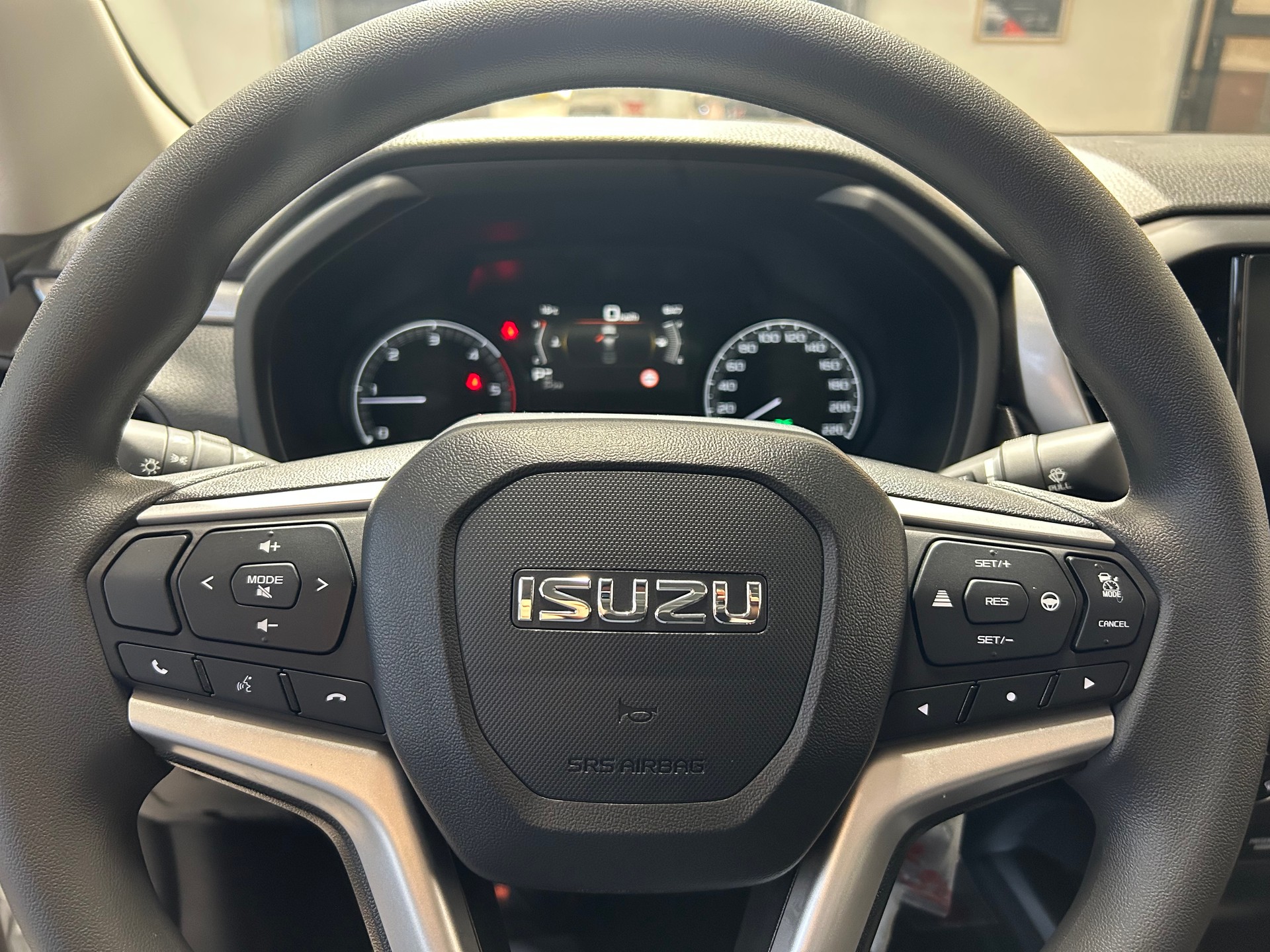 ISUZU D-MAX 1.9 CrewCab N60BB+ 4x4-image-6