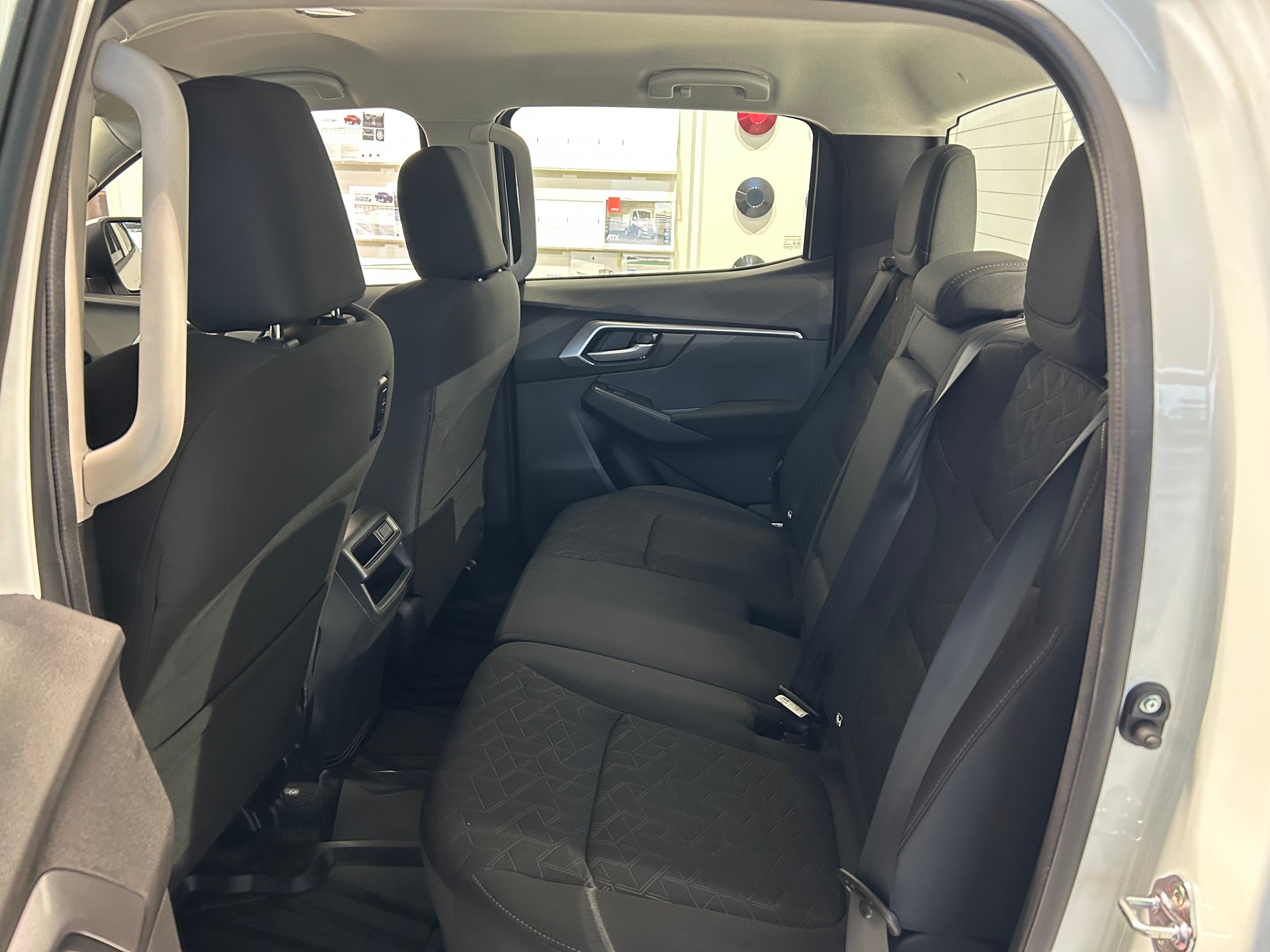 ISUZU D-MAX 1.9 CrewCab N60BB+ 4x4-image-8