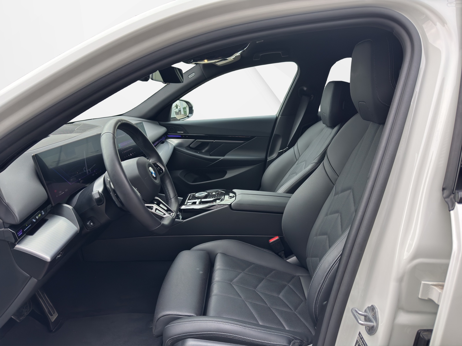 BMW 520d xDr 48V Tour M Sport-image-11