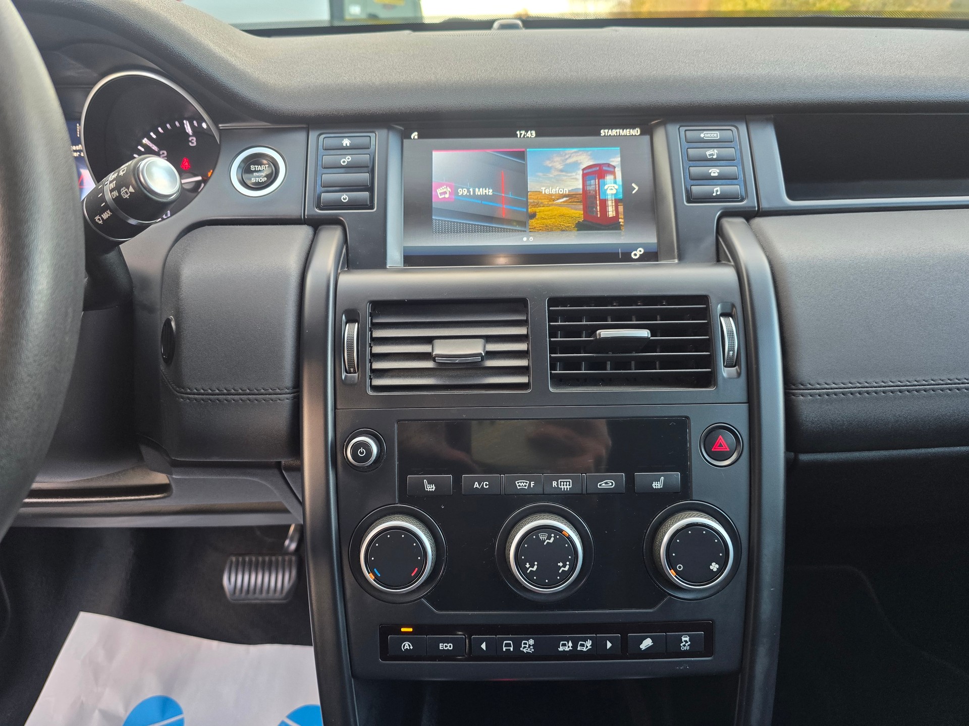 LAND ROVER Discovery Sport 2.0 TD4 SE AT9-image-22