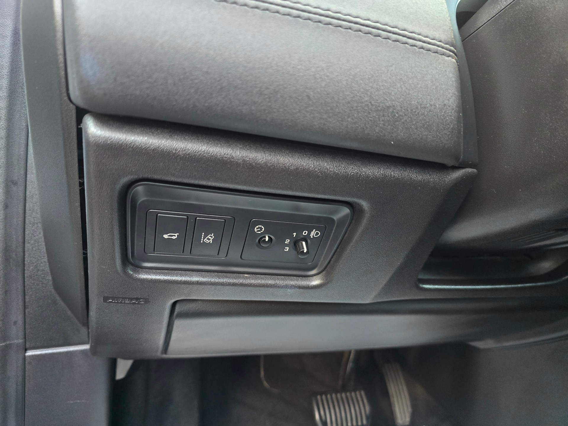 LAND ROVER Discovery Sport 2.0 TD4 SE AT9-image-19