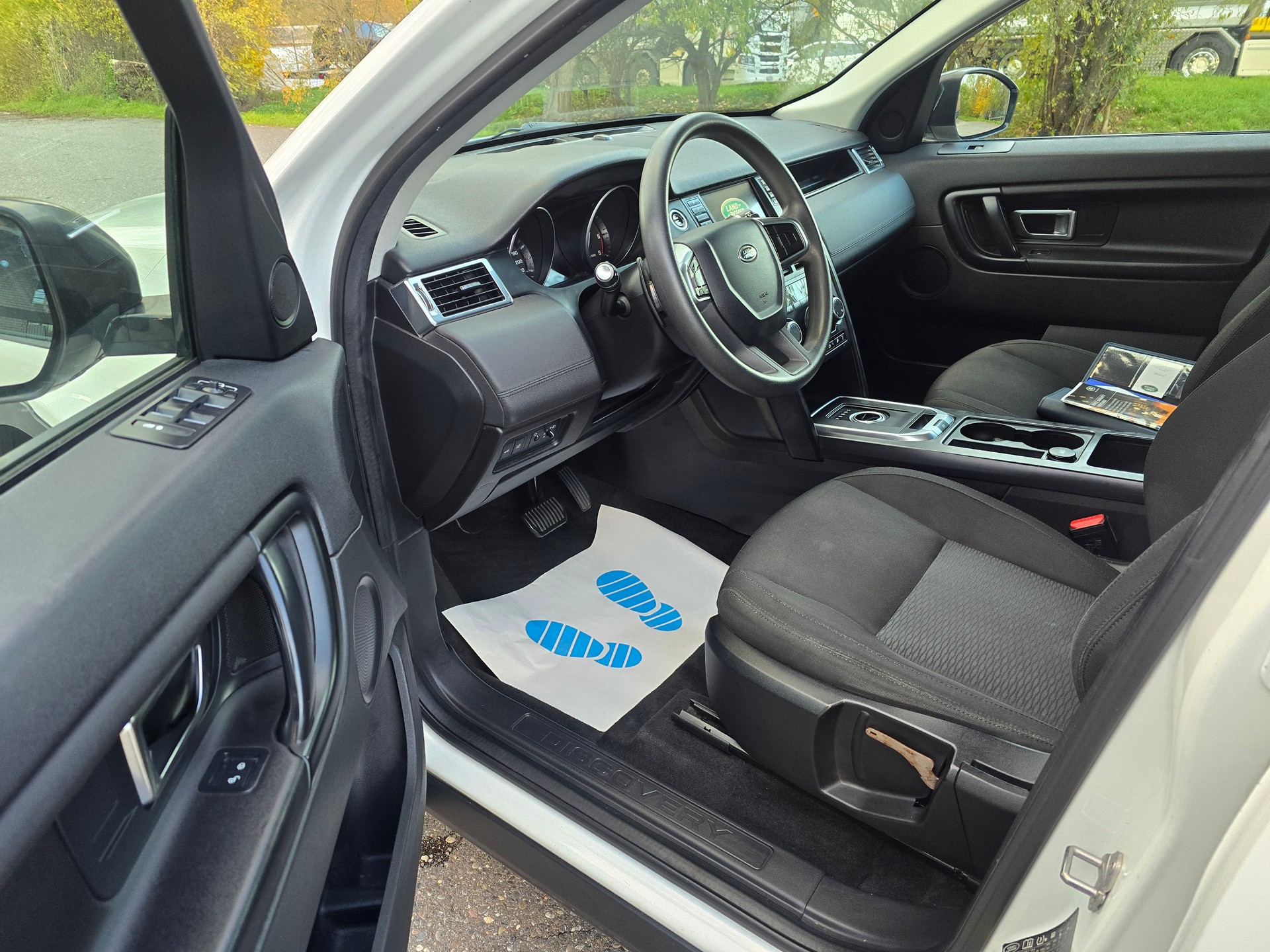 LAND ROVER Discovery Sport 2.0 TD4 SE AT9-image-12