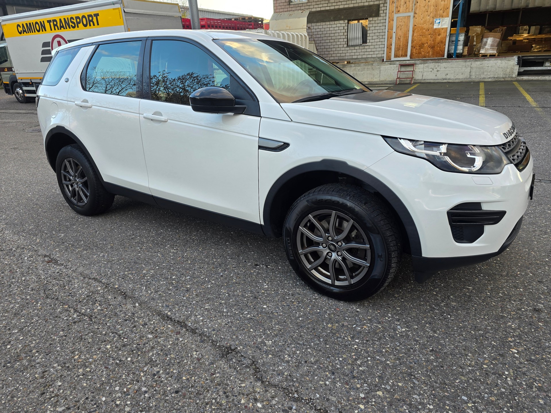 LAND ROVER Discovery Sport 2.0 TD4 SE AT9-image-2