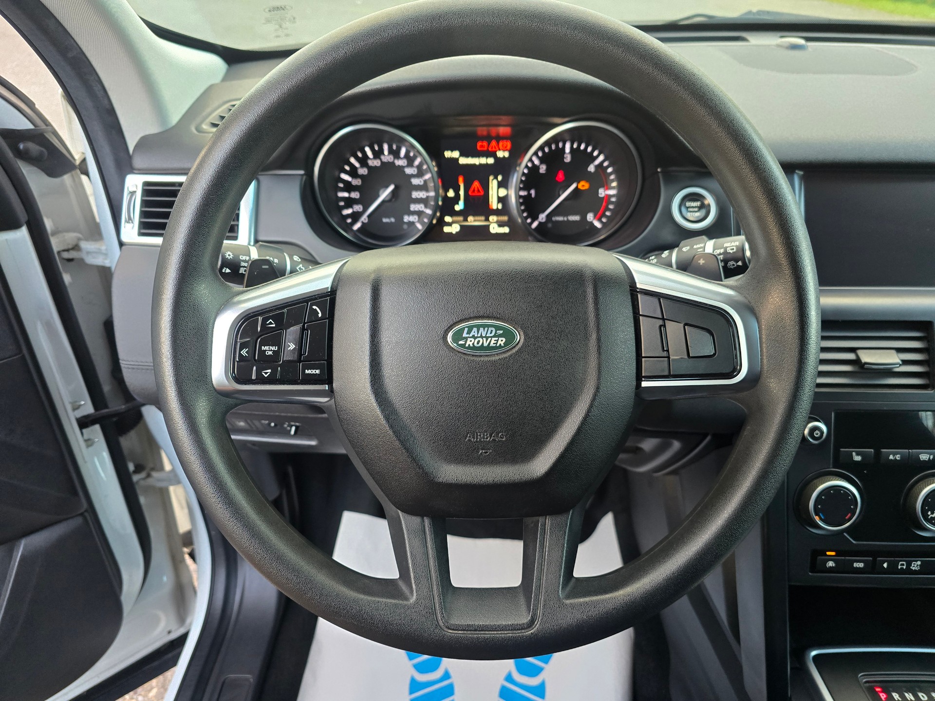 LAND ROVER Discovery Sport 2.0 TD4 SE AT9-image-18