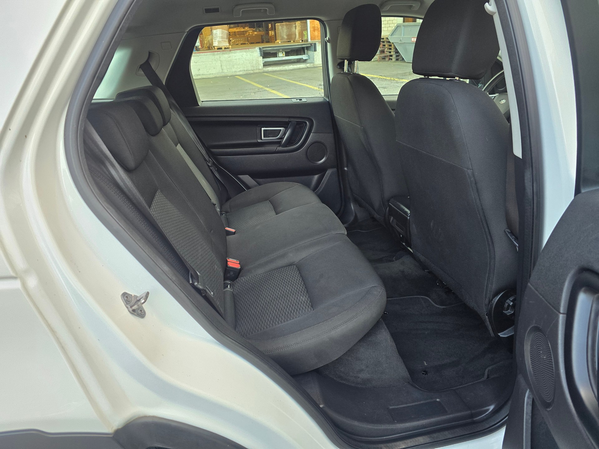 LAND ROVER Discovery Sport 2.0 TD4 SE AT9-image-10