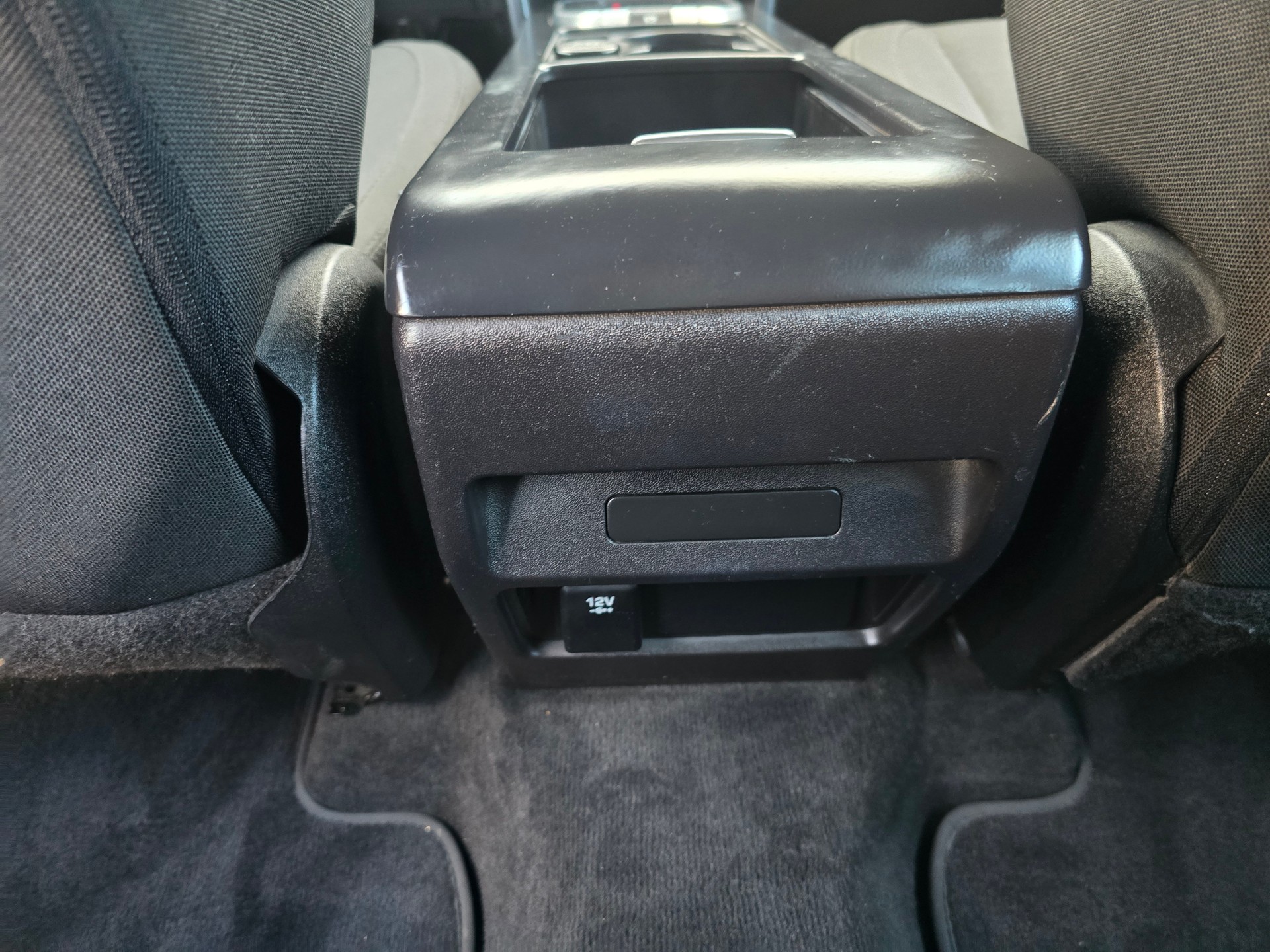 LAND ROVER Discovery Sport 2.0 TD4 SE AT9-image-15
