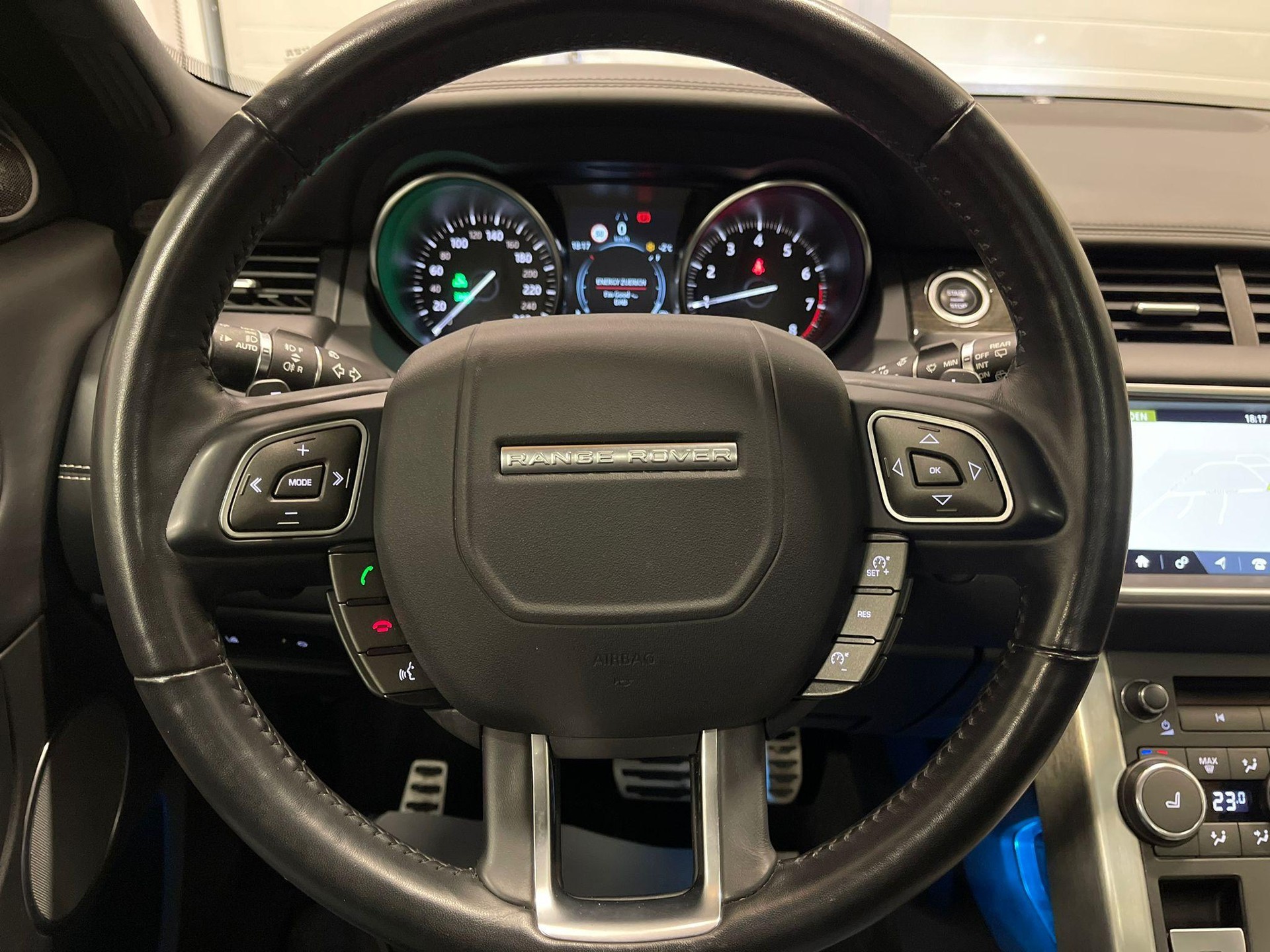LAND ROVER Range Rover Evoque 2.0 Si4 Autobiography-image-24