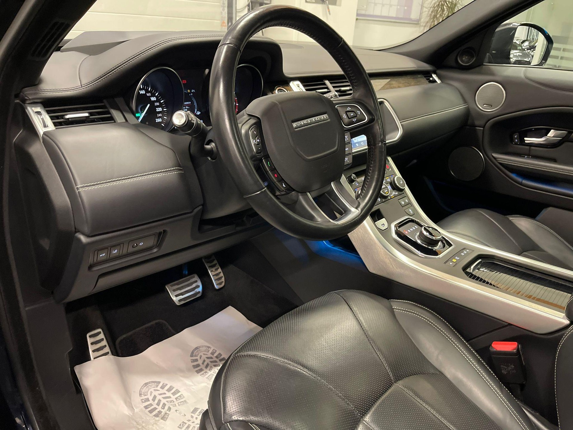 LAND ROVER Range Rover Evoque 2.0 Si4 Autobiography-image-9