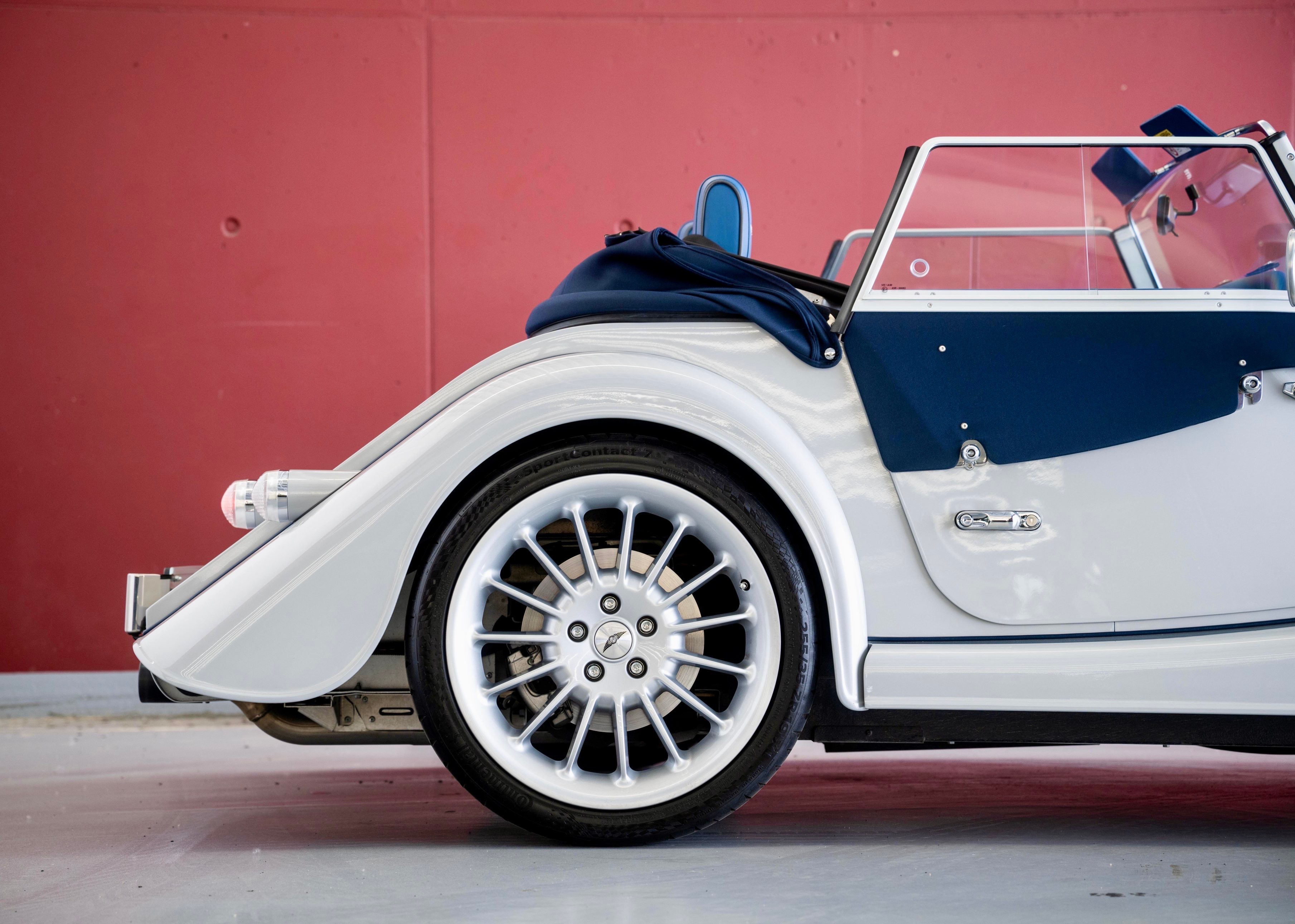 Image MORGAN PLUS-SIX Plus Six 3.0 Bespoke (Swiss Executive Car, as new, low mileage)