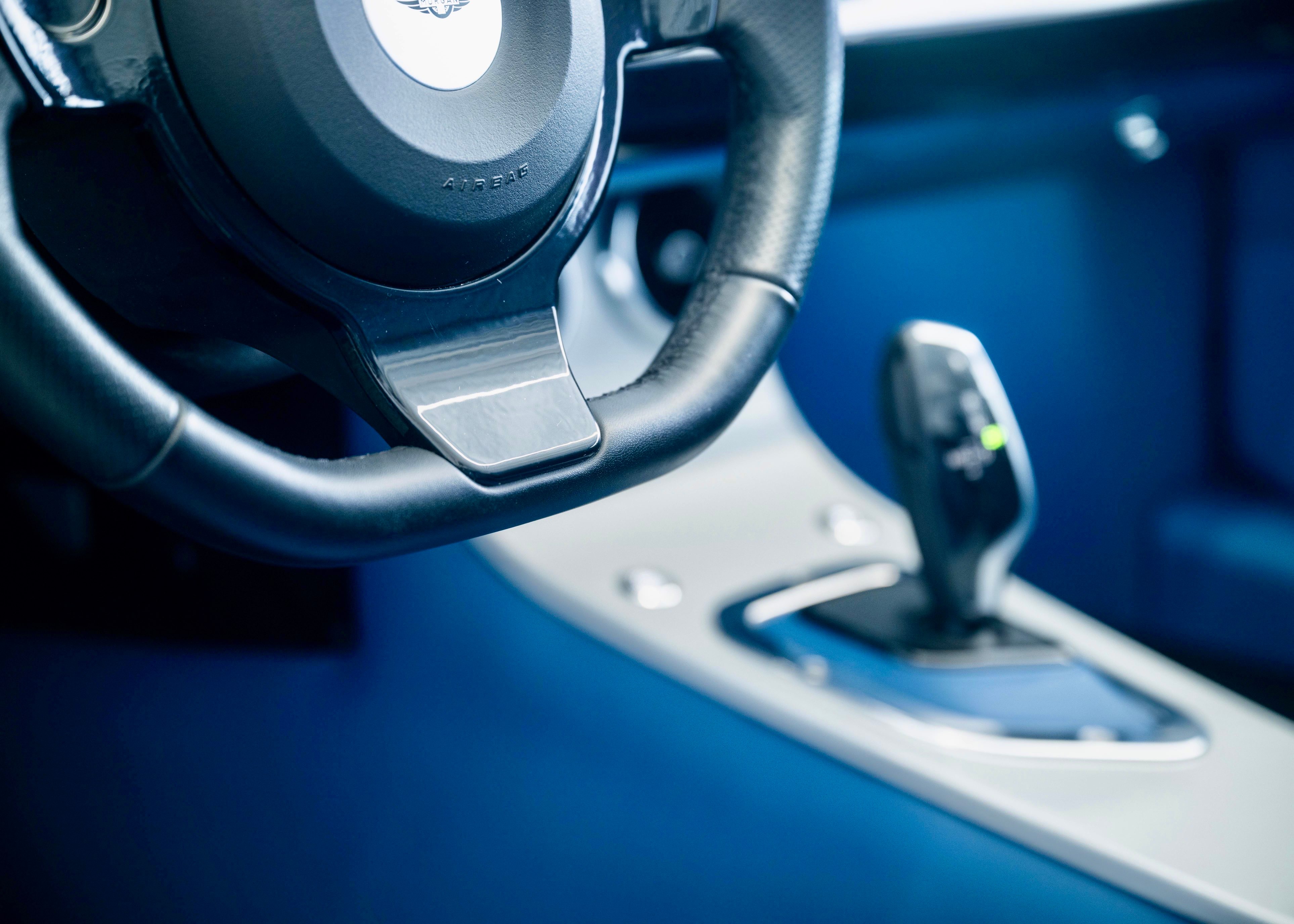 Image MORGAN PLUS-SIX Plus Six 3.0 Bespoke (Swiss Executive Car, as new, low mileage)