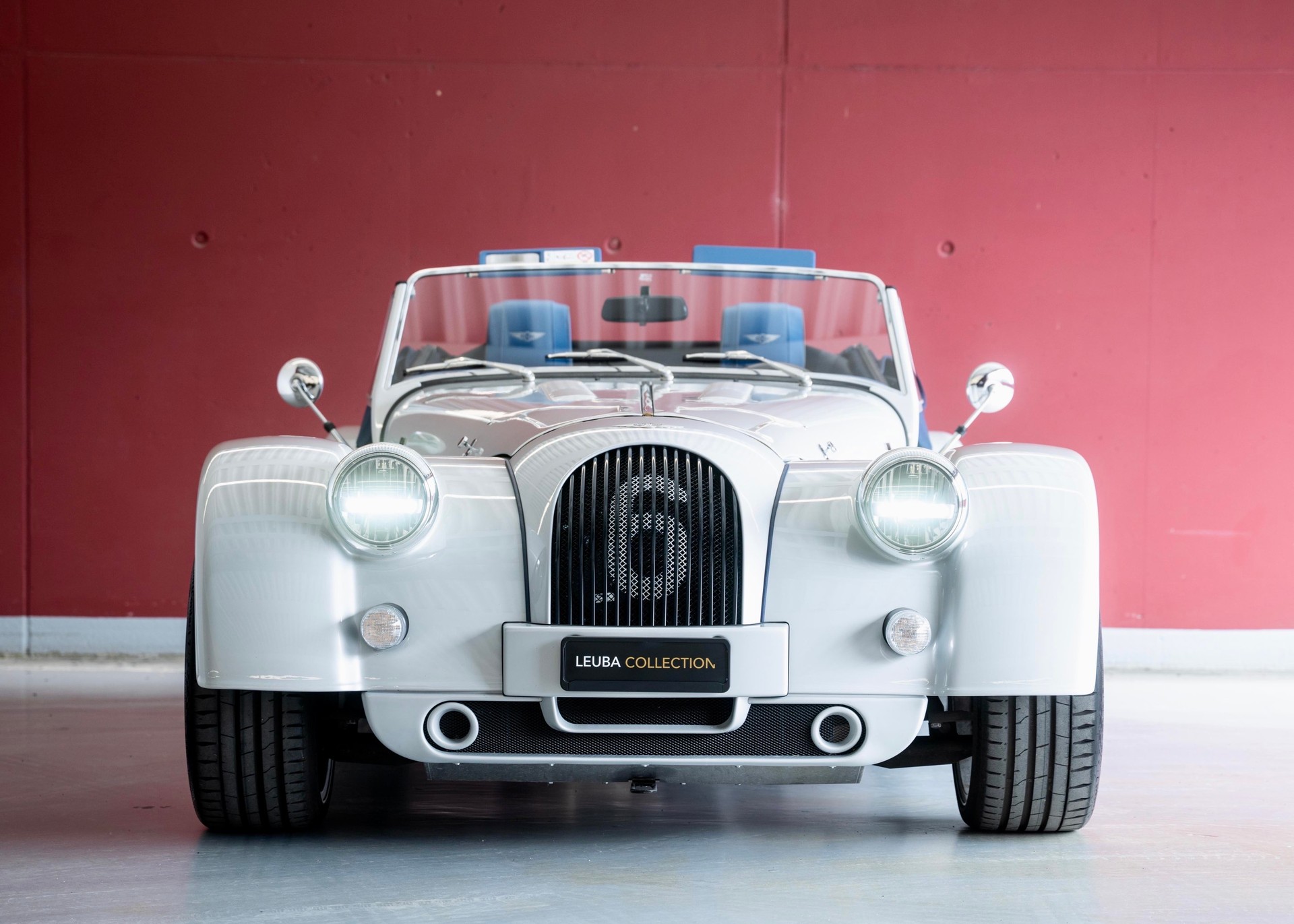 MORGAN Plus Six 3.0 Bespoke (Swiss Executive Car, as new, low mileage)-showroom-element-2