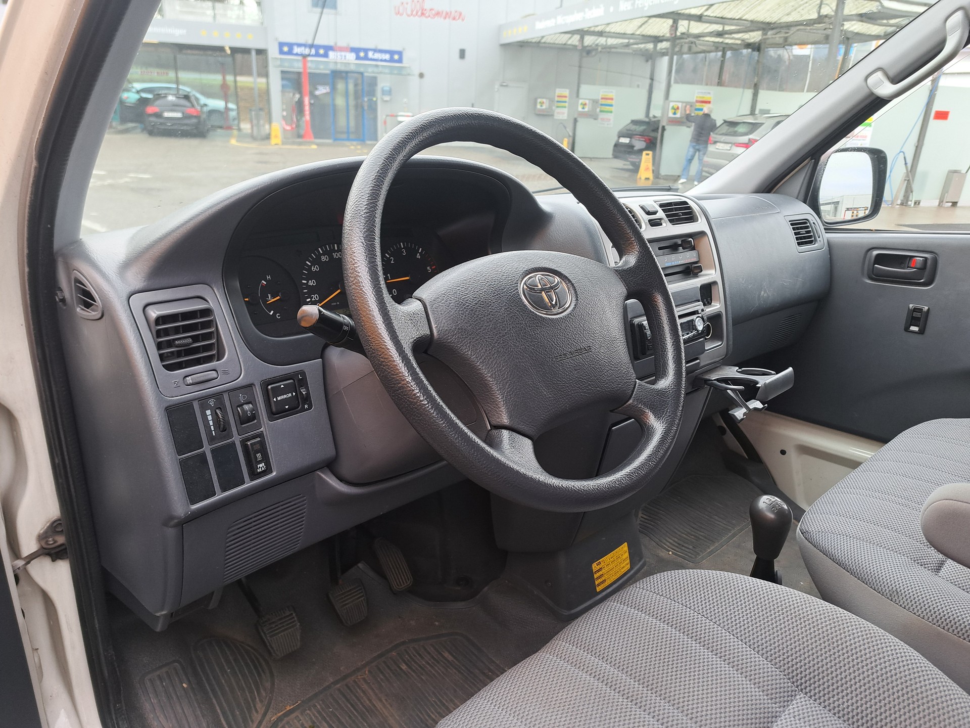 TOYOTA Hiace D-4D Kombi/Werk LWB-image-3