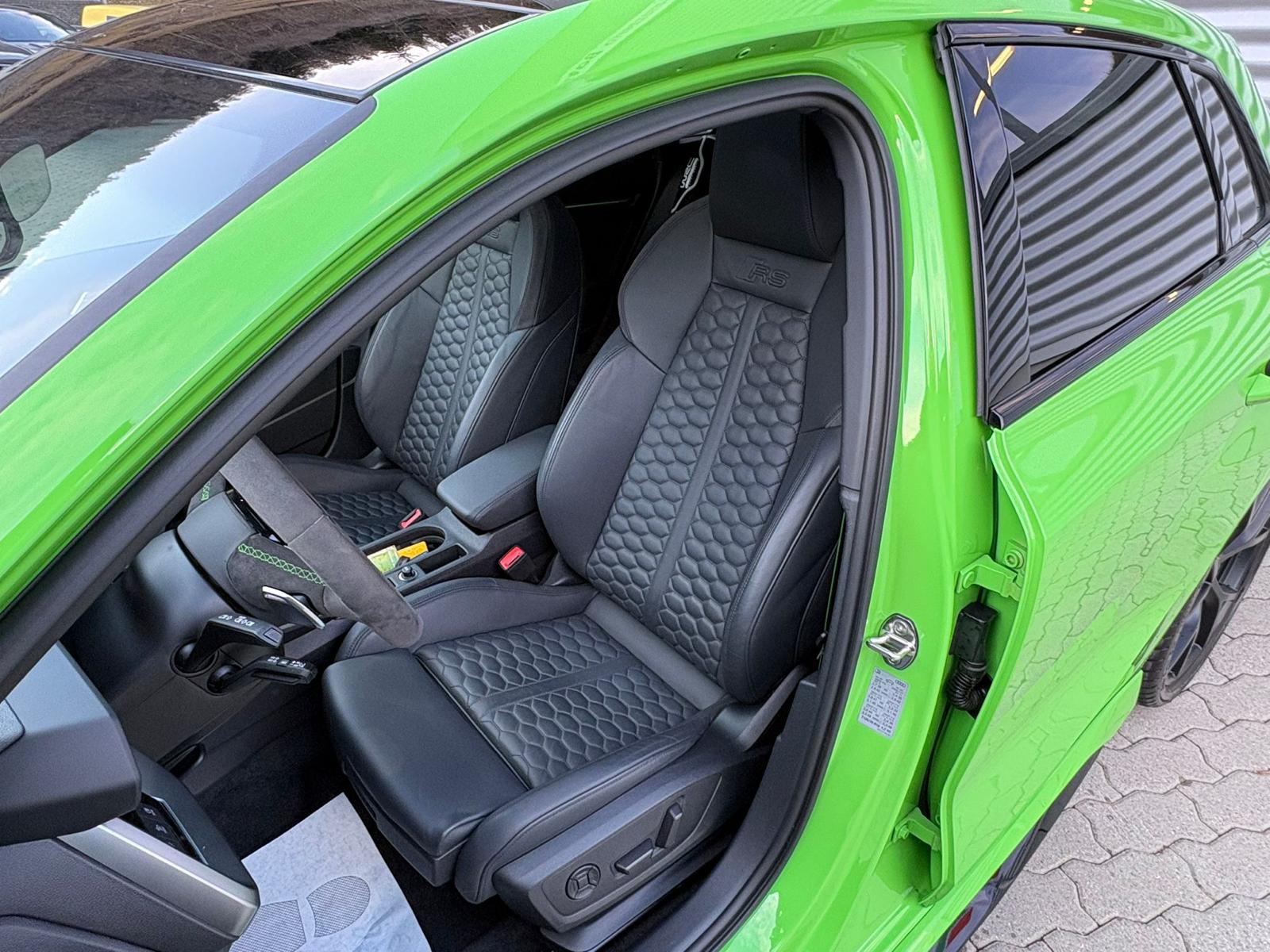 AUDI RS3 Sportback 2.5 TSI quattro S-tronic-image-5
