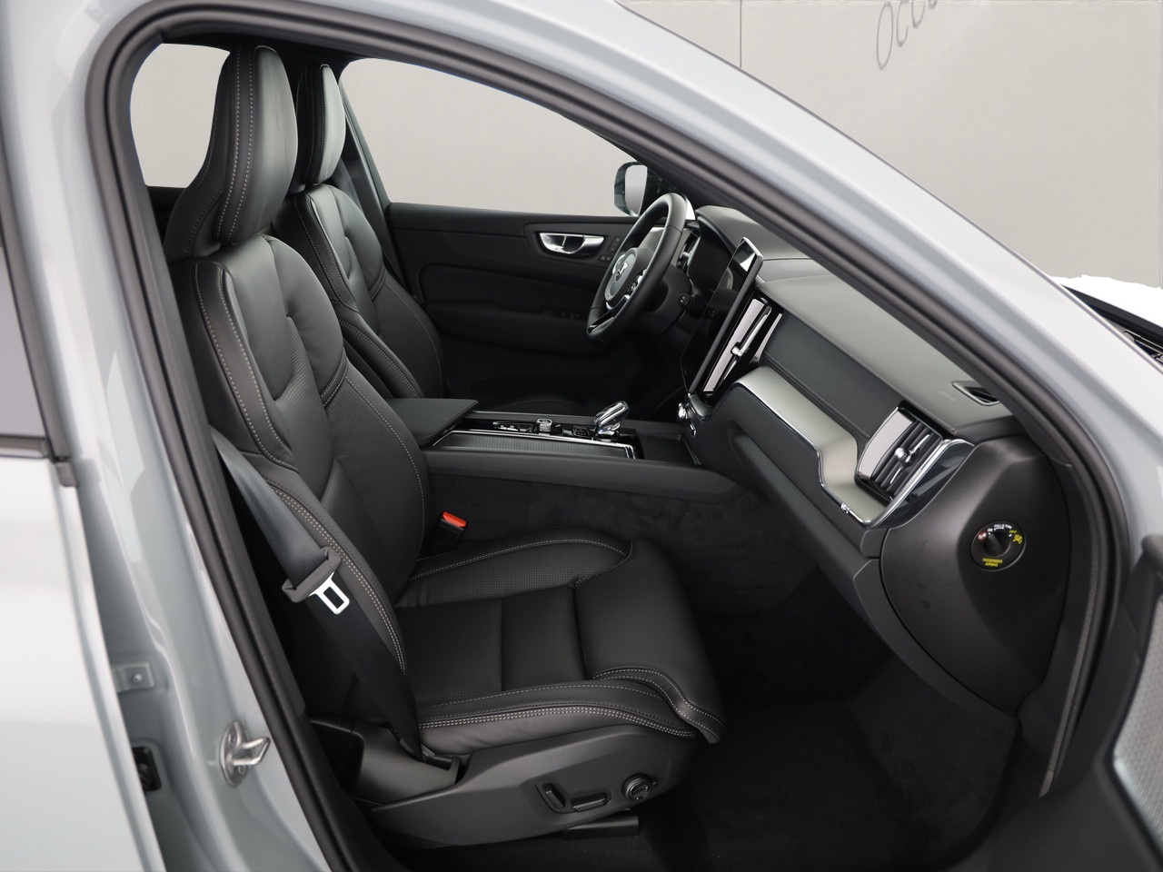 VOLVO XC60 2.0 T6 TE Black Edition eAWD-image-8