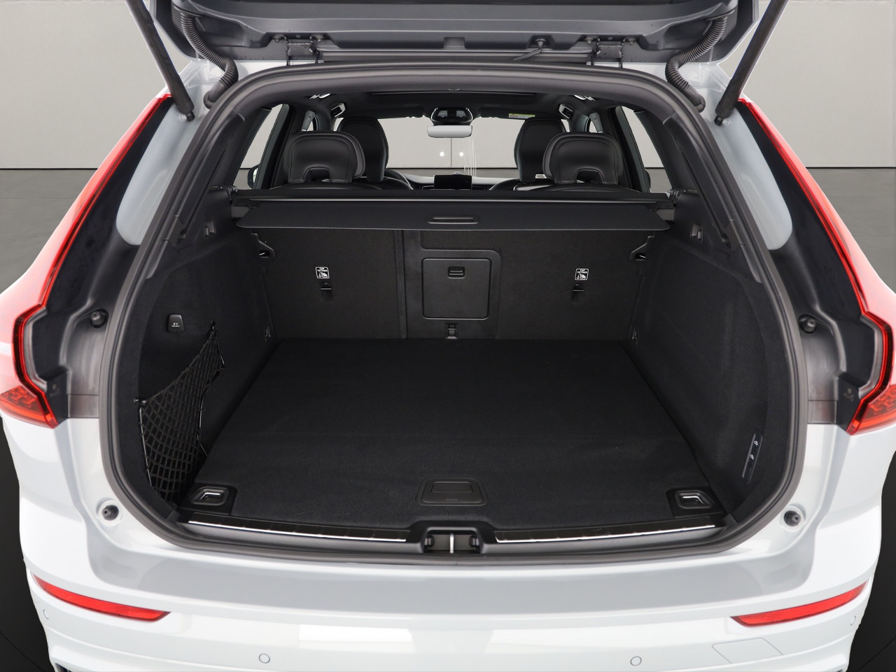 VOLVO XC60 2.0 T6 TE Black Edition eAWD-image-3