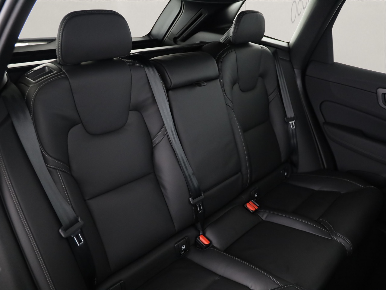 VOLVO XC60 2.0 T6 TE Black Edition eAWD-image-4