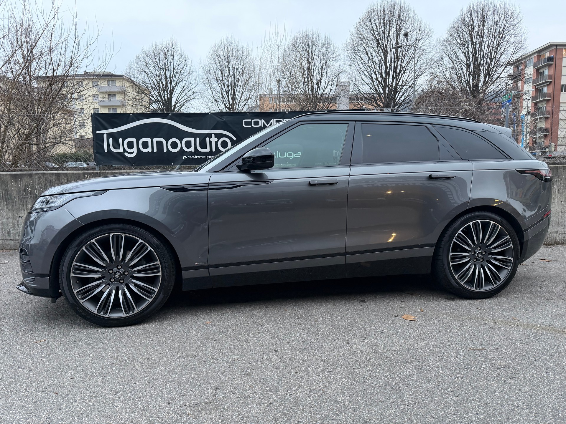 LAND ROVER Range Rover Velar R-Dynamic D 300 S Automatic-image-1