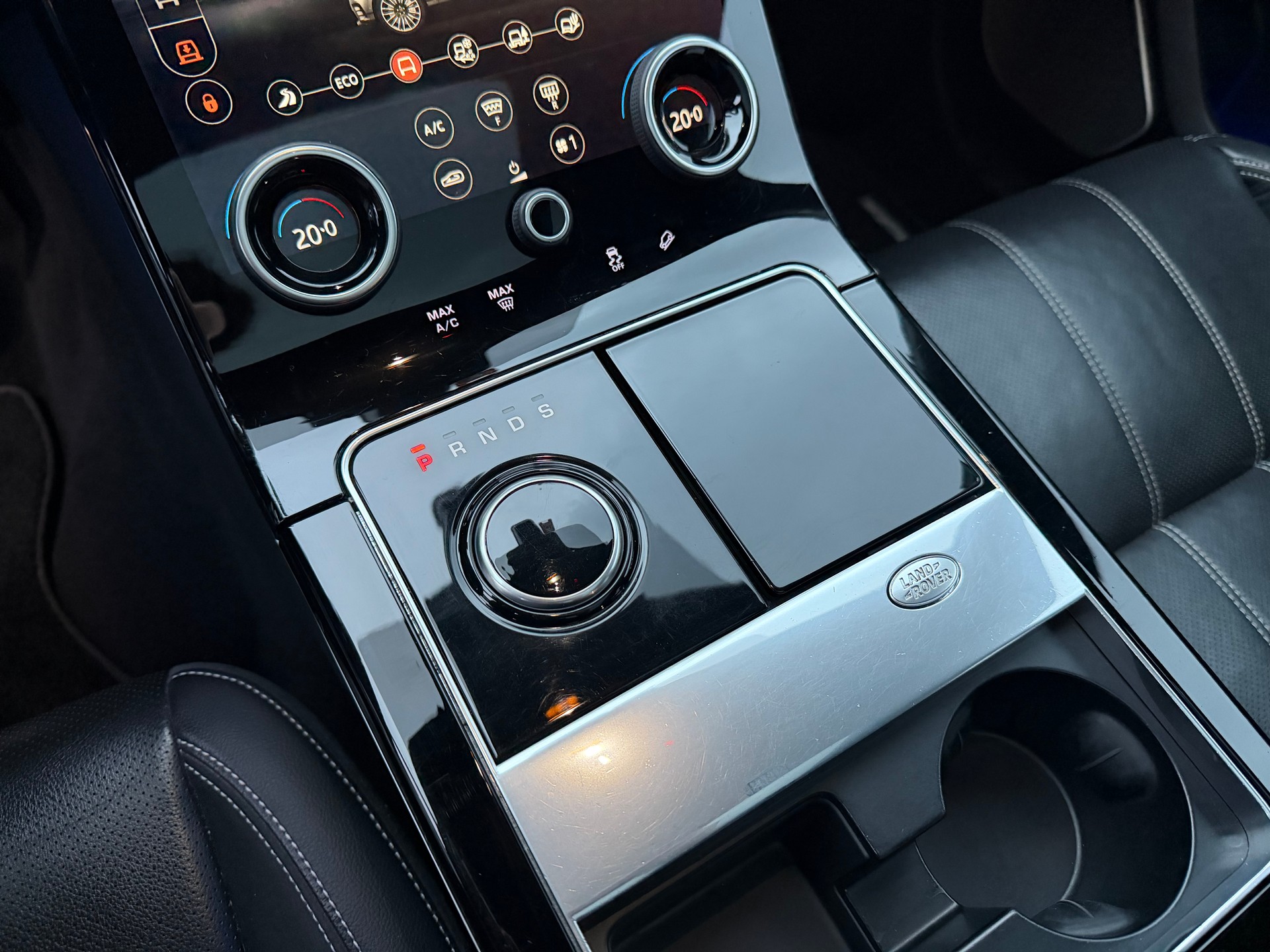 LAND ROVER Range Rover Velar R-Dynamic D 300 S Automatic-image-8