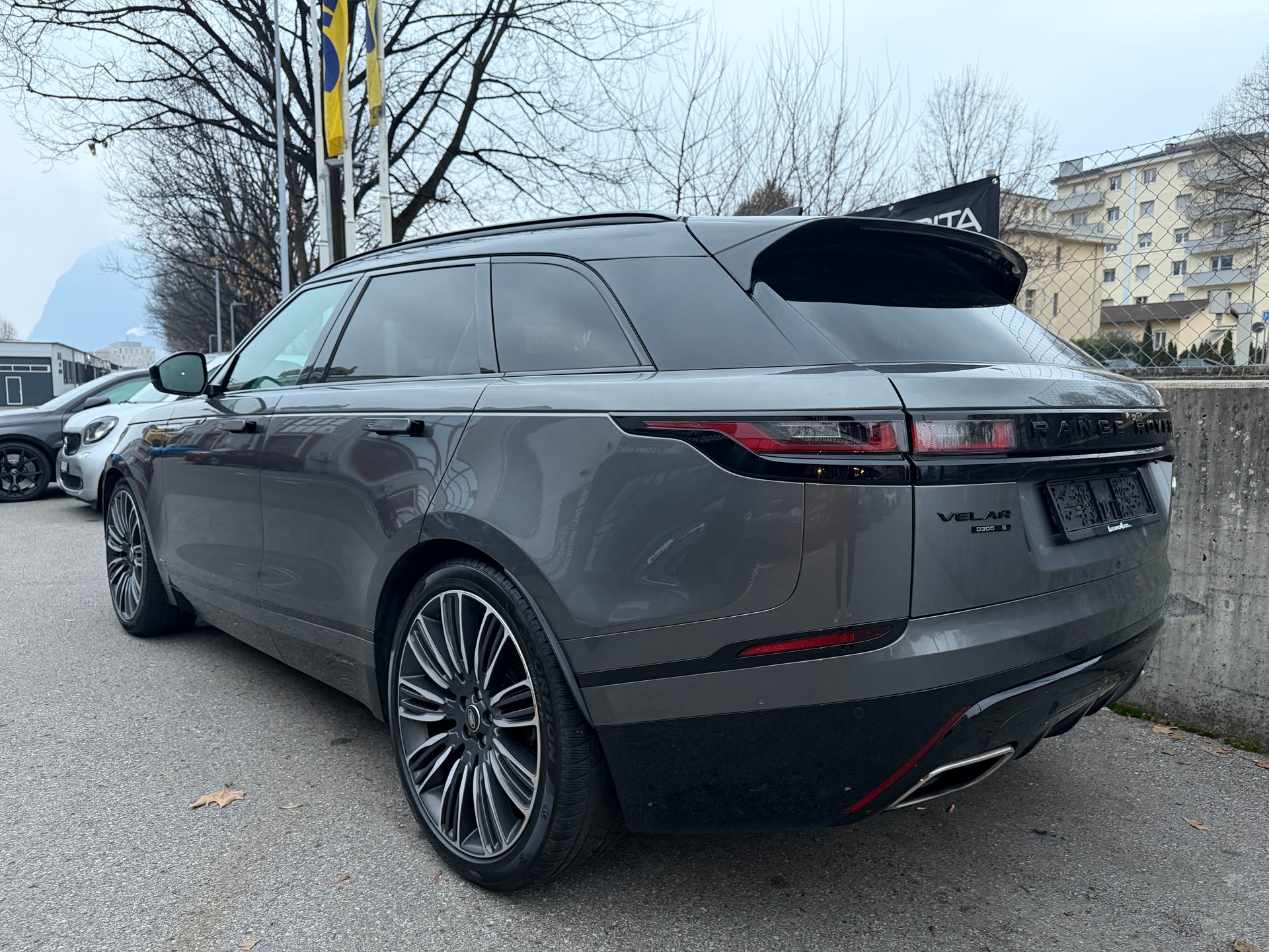 LAND ROVER Range Rover Velar R-Dynamic D 300 S Automatic-image-2