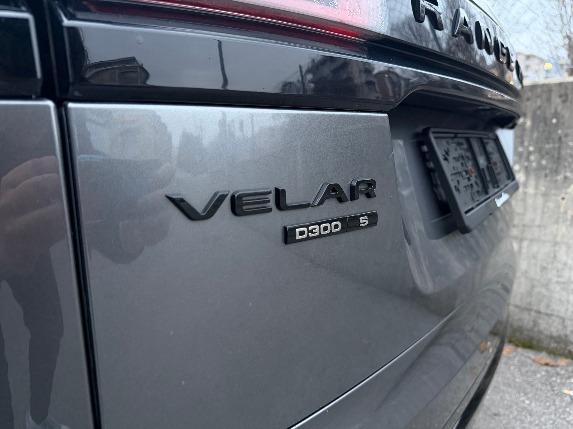LAND ROVER Range Rover Velar R-Dynamic D 300 S Automatic-image-3