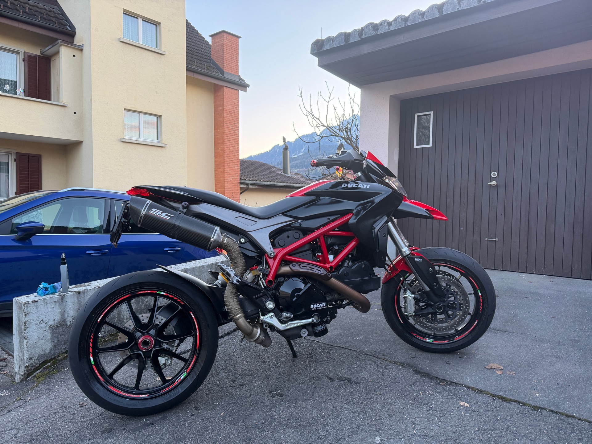DUCATI Hypermotard 821